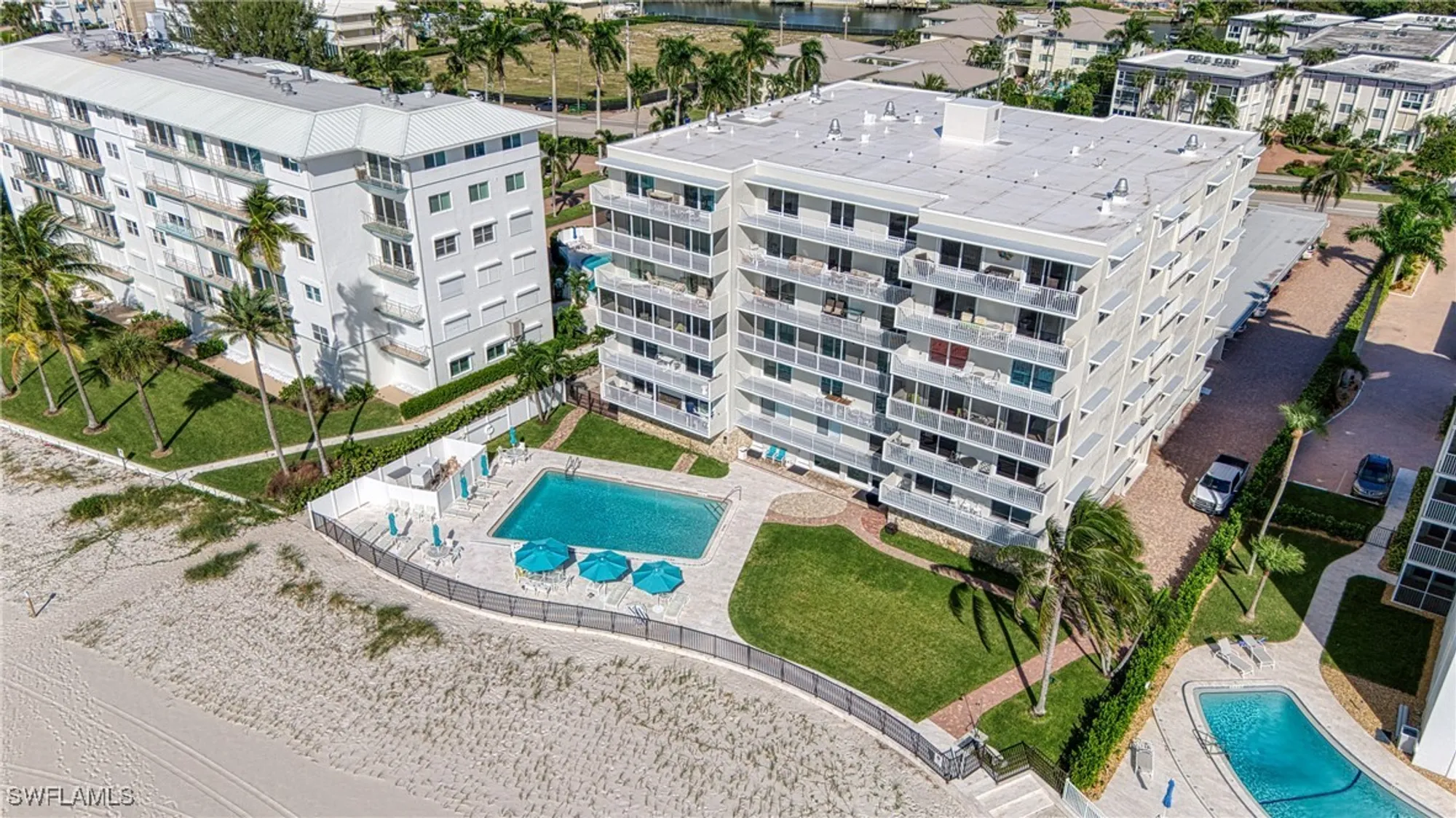 Property Slideshow image 46 of 50 | 1977 gulf shore blvd 306, Naples, FL, 34102