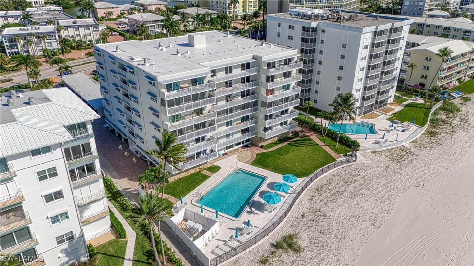 Property Slideshow image 47 of 50 | 1977 gulf shore blvd 306, Naples, FL, 34102