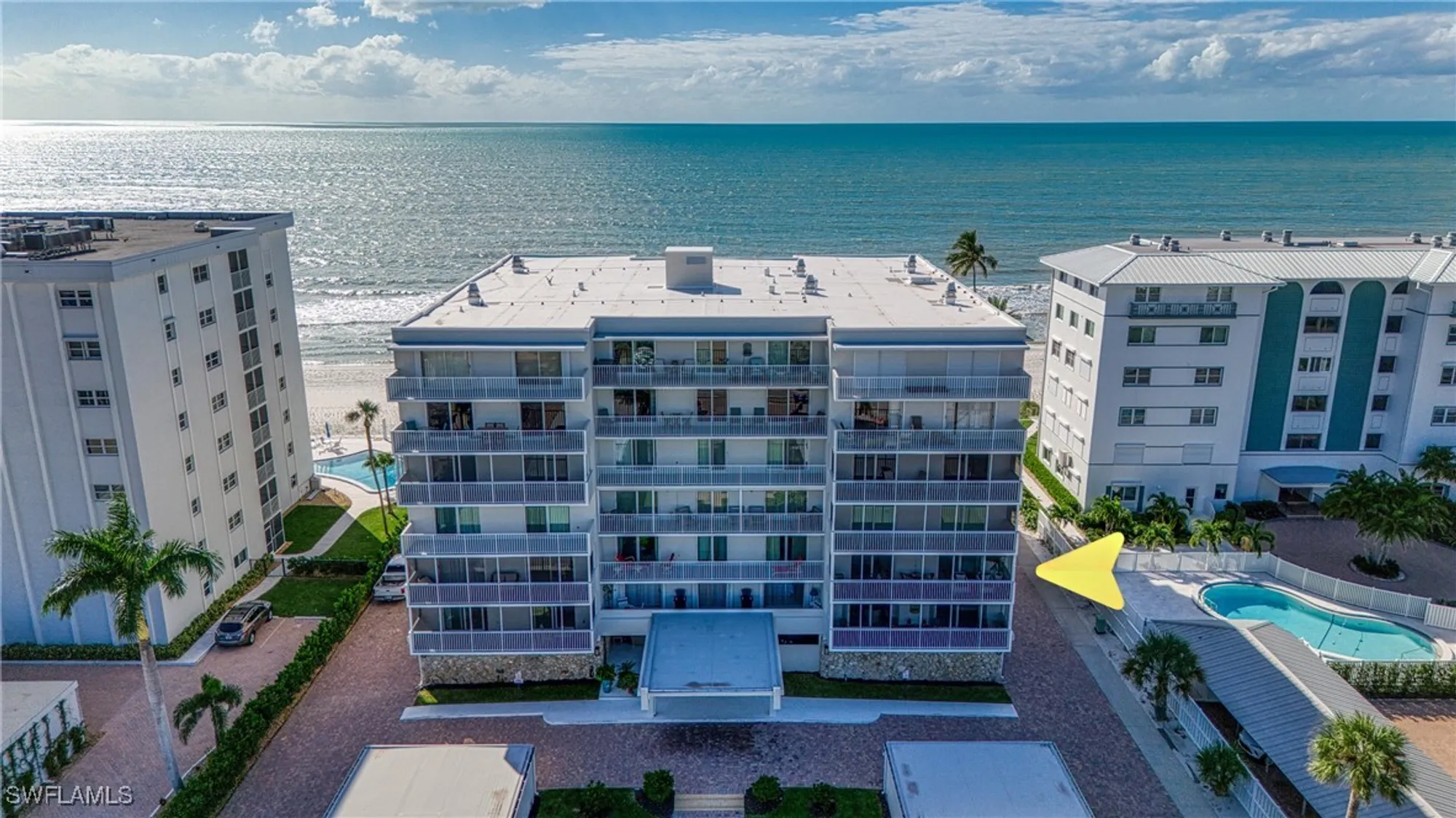 Property Slideshow image 4 of 50 | 1977 gulf shore blvd 306, Naples, FL, 34102