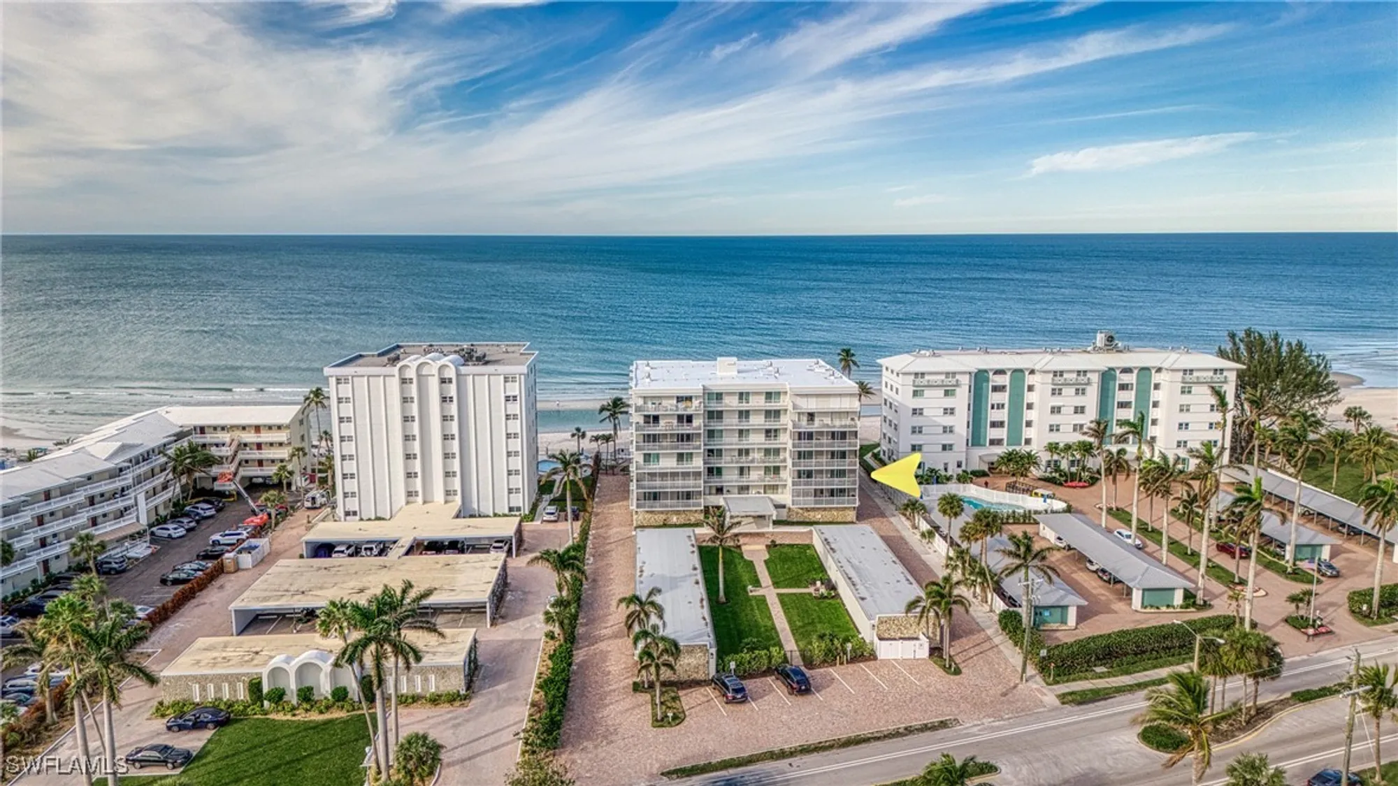 Property Slideshow image 5 of 50 | 1977 gulf shore blvd 306, Naples, FL, 34102