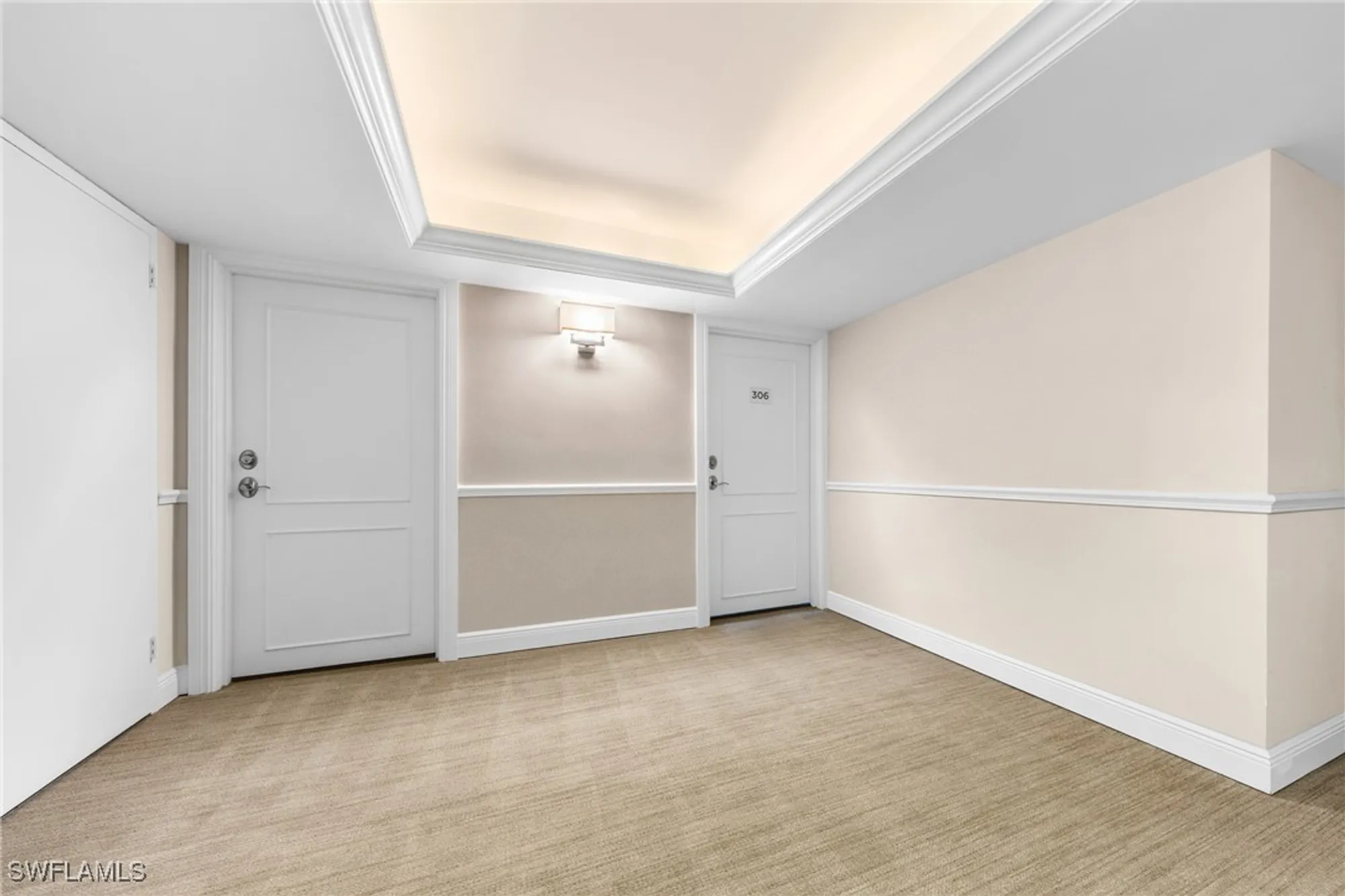 Property Slideshow image 6 of 50 | 1977 gulf shore blvd 306, Naples, FL, 34102