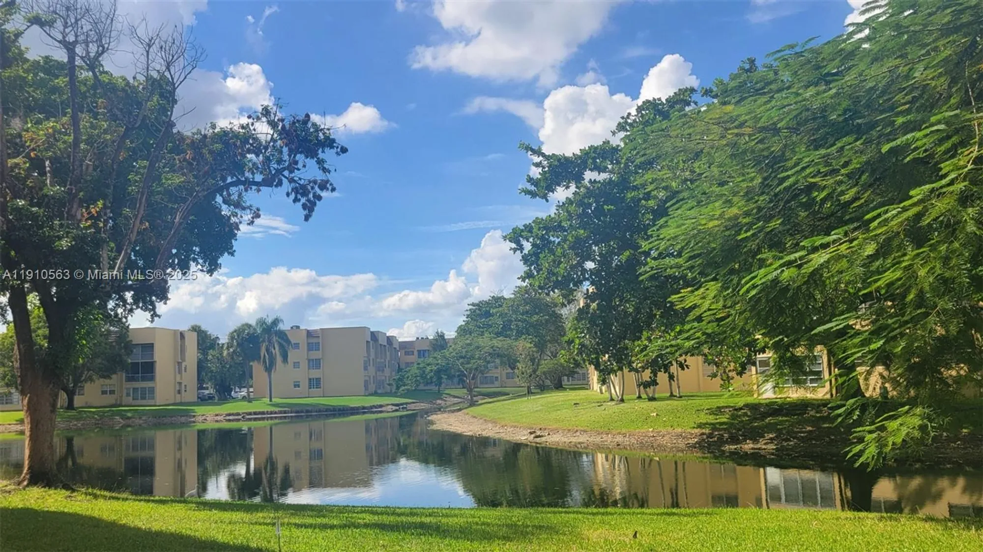 Property Slideshow image 16 of 19 | 5851 nw 62nd ave apt 202, Tamarac, FL, 33319