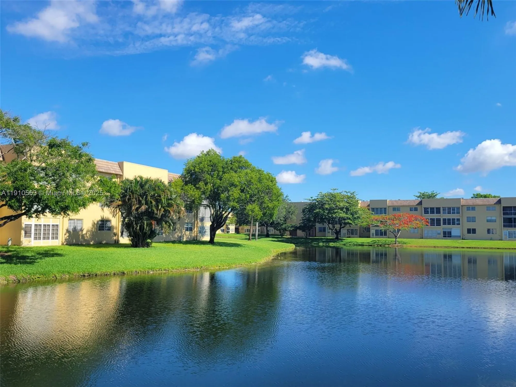 Property Slideshow image 18 of 19 | 5851 nw 62nd ave apt 202, Tamarac, FL, 33319