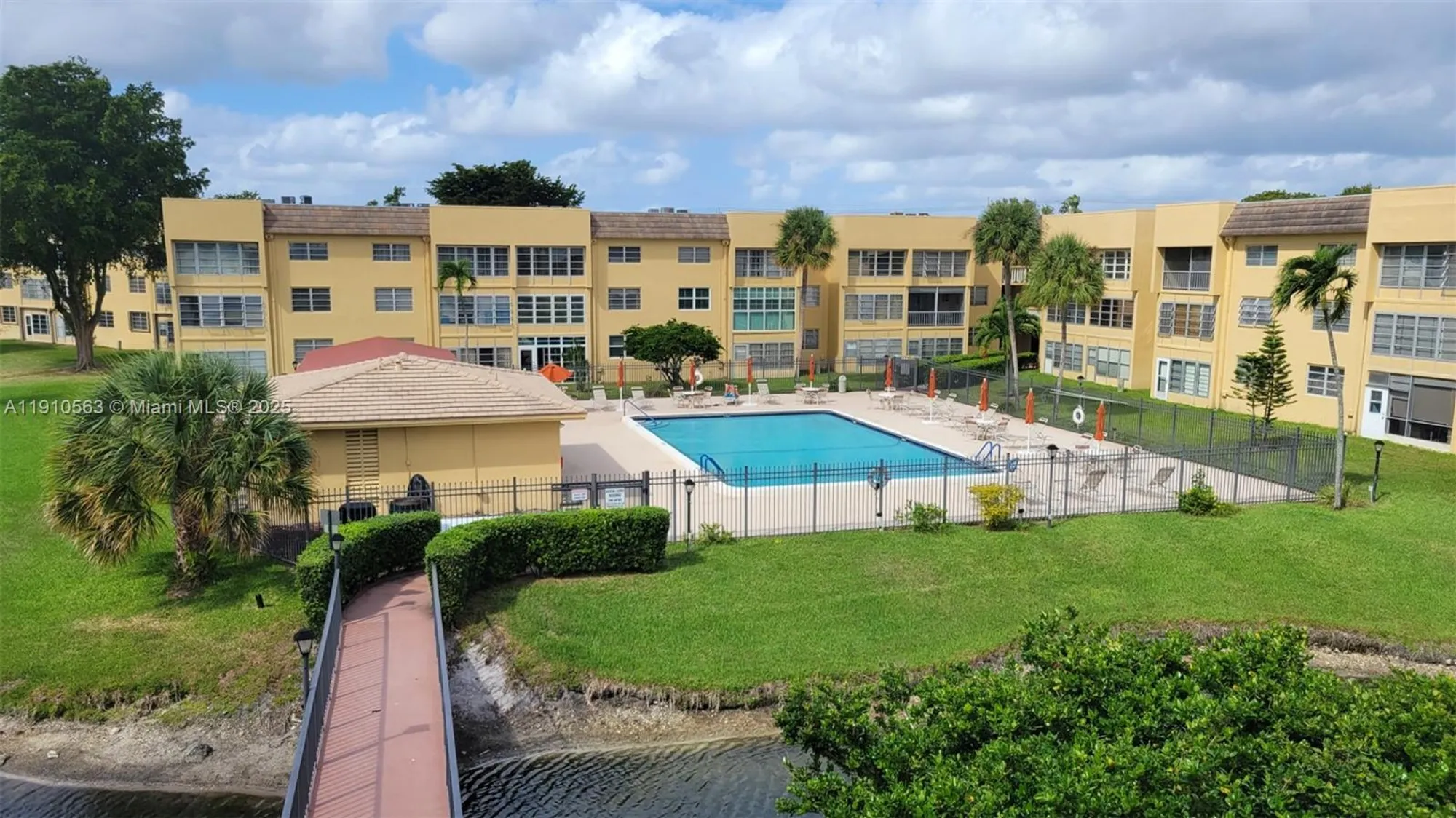 Property Slideshow image 19 of 19 | 5851 nw 62nd ave apt 202, Tamarac, FL, 33319