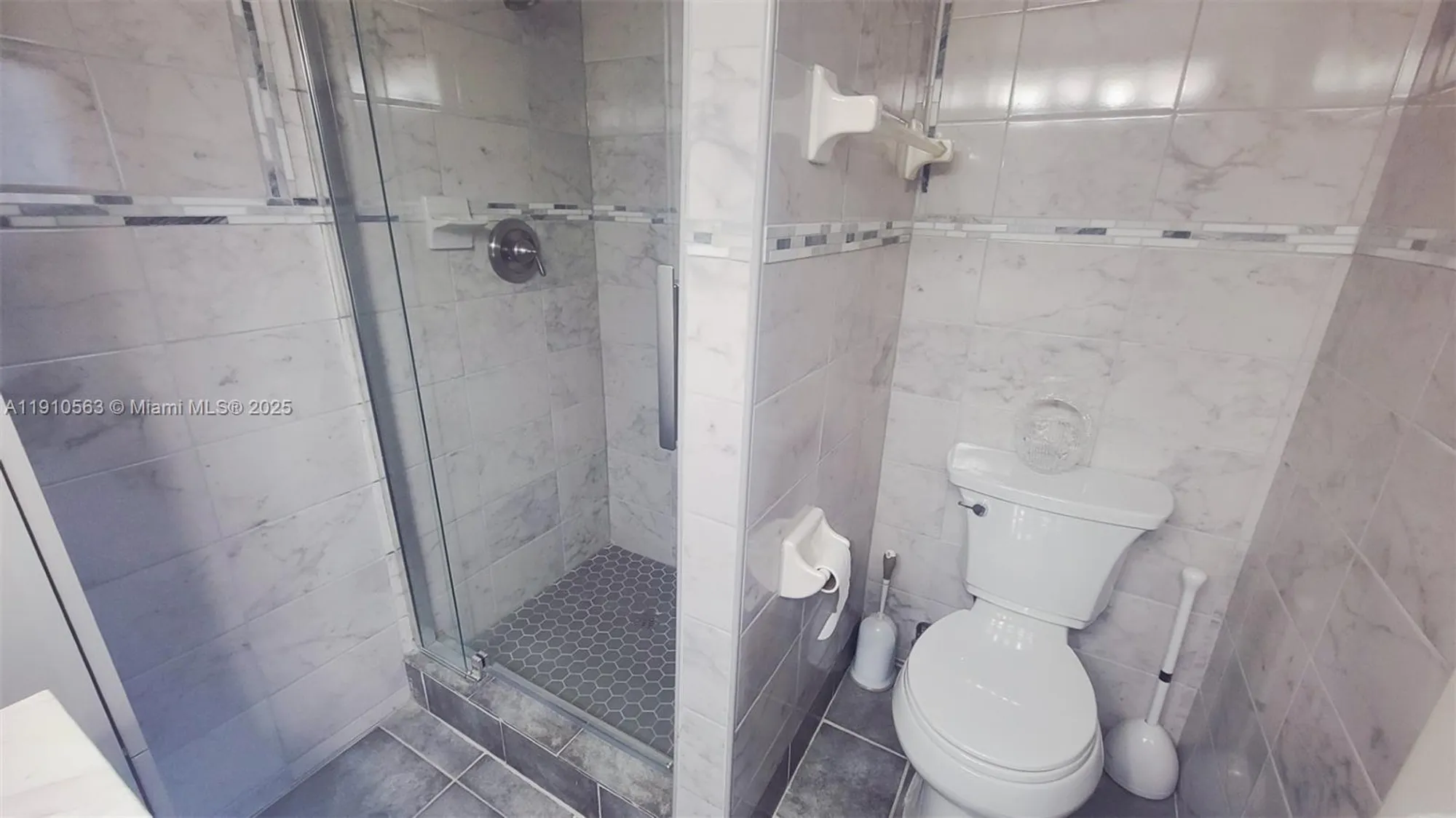 Property Slideshow image 10 of 19 | 5851 nw 62nd ave apt 202, Tamarac, FL, 33319