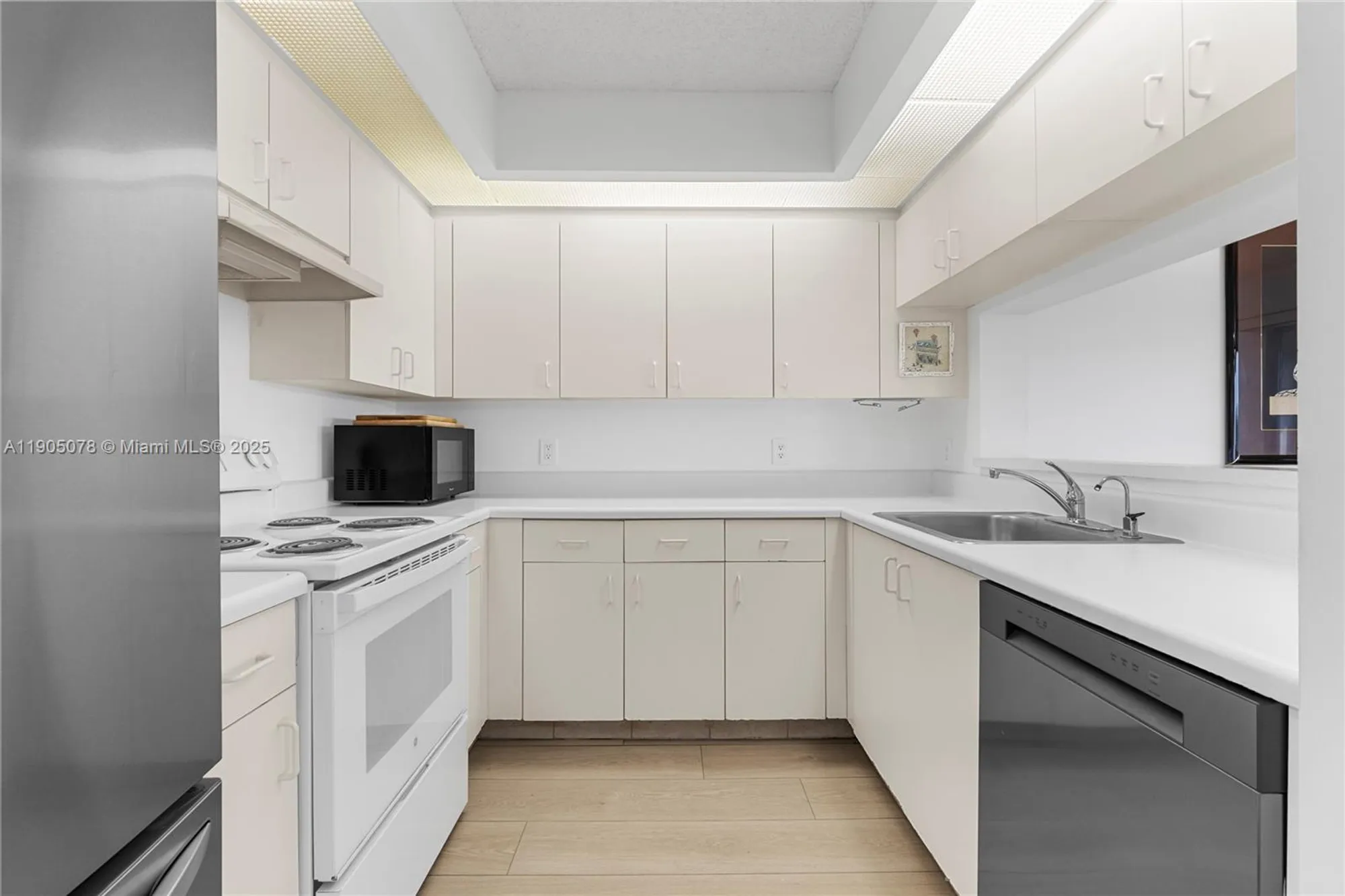 Property Slideshow image 19 of 35 | 12550 sw 15th st 411e, Pembroke Pines, FL, 33027