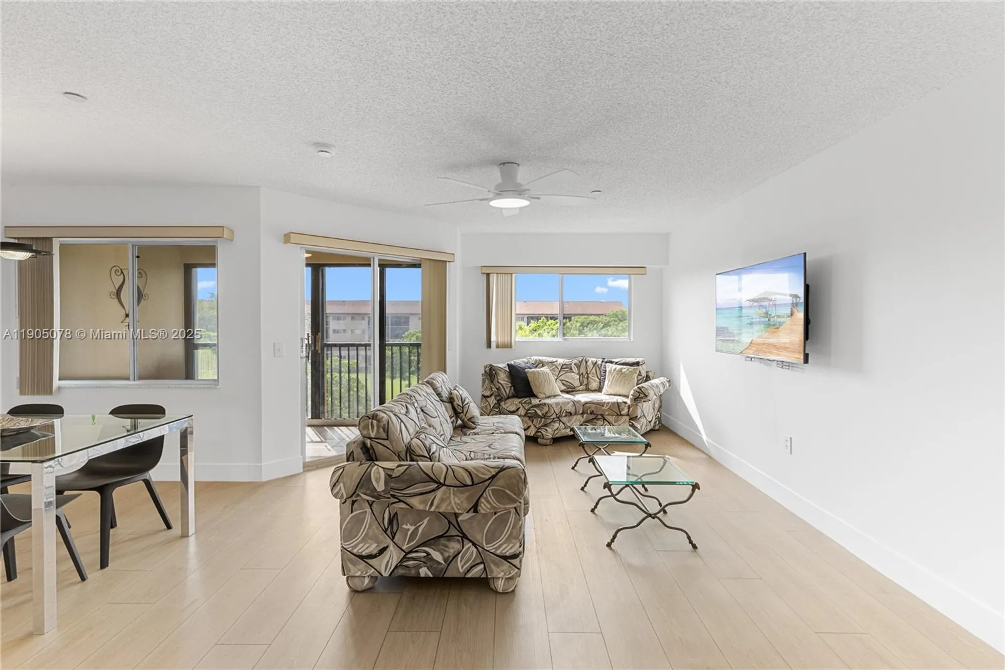 Property Slideshow image 10 of 35 | 12550 sw 15th st 411e, Pembroke Pines, FL, 33027