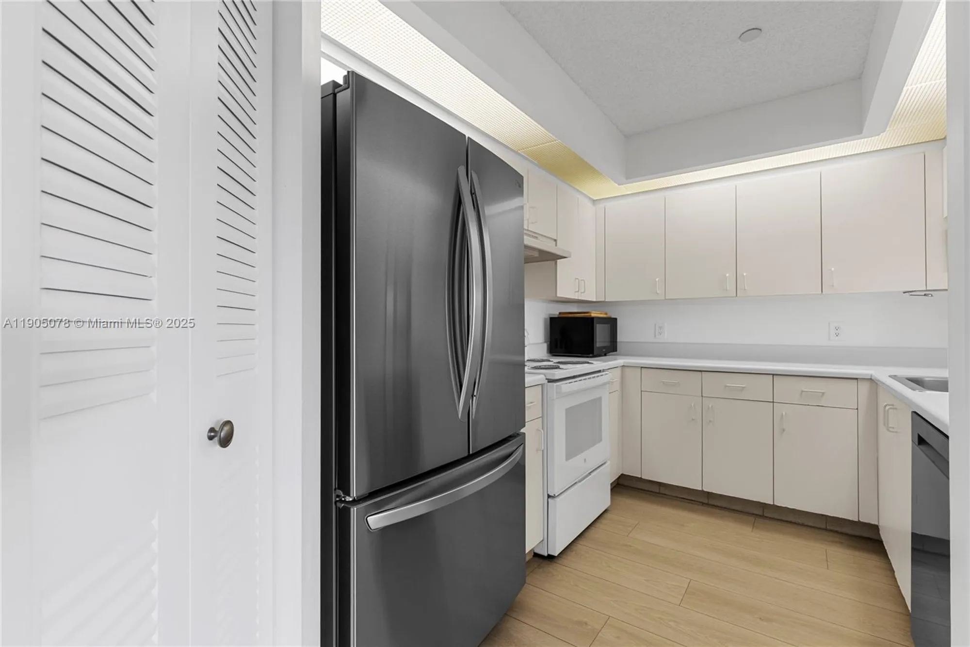 Property Slideshow image 20 of 35 | 12550 sw 15th st 411e, Pembroke Pines, FL, 33027