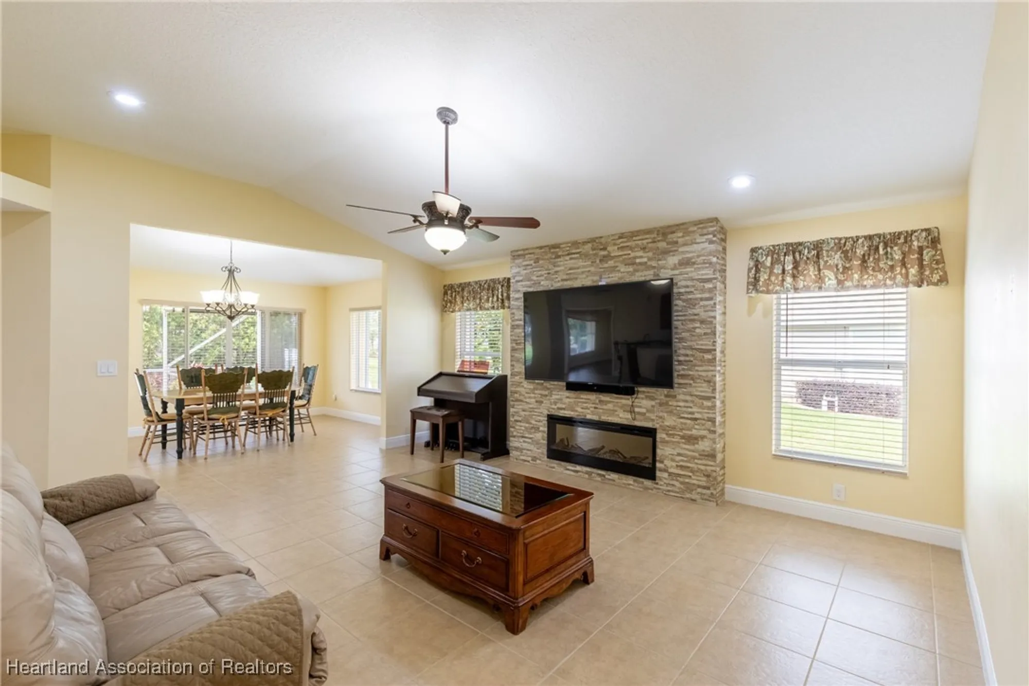 Property Slideshow image 14 of 47 | 3108 oakmont dr, Avon Park, FL, 33825