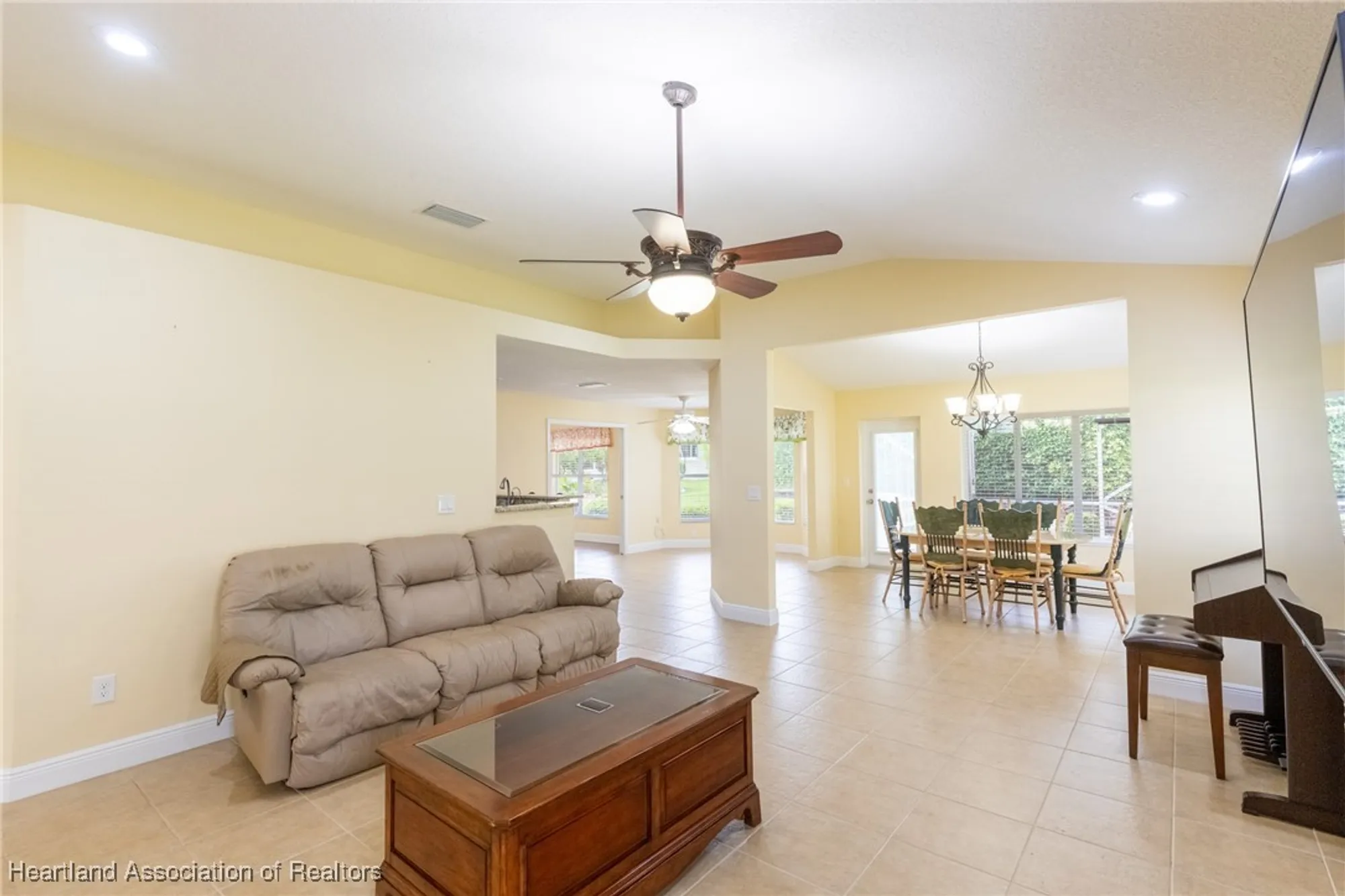 Property Slideshow image 16 of 47 | 3108 oakmont dr, Avon Park, FL, 33825