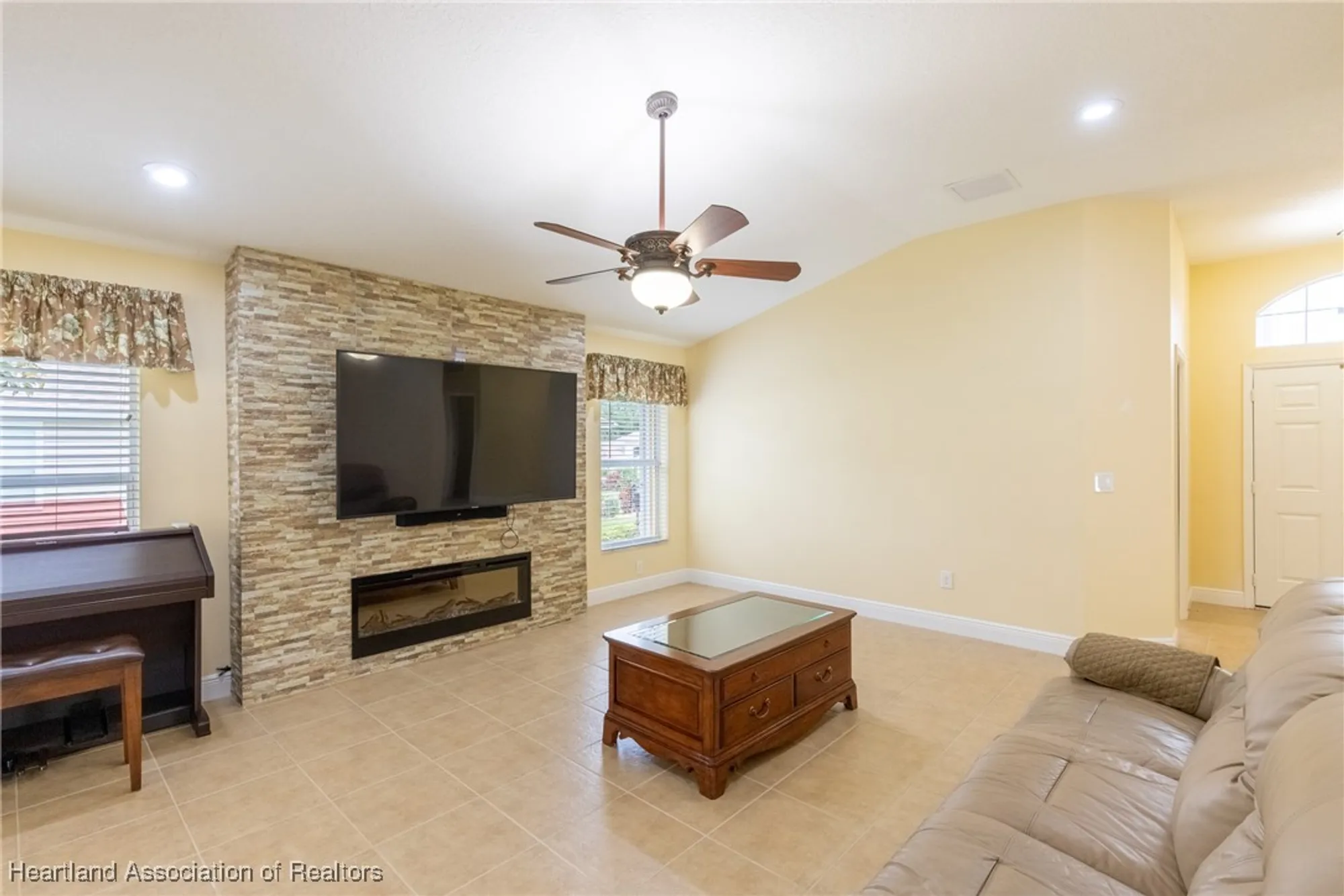 Property Slideshow image 18 of 47 | 3108 oakmont dr, Avon Park, FL, 33825