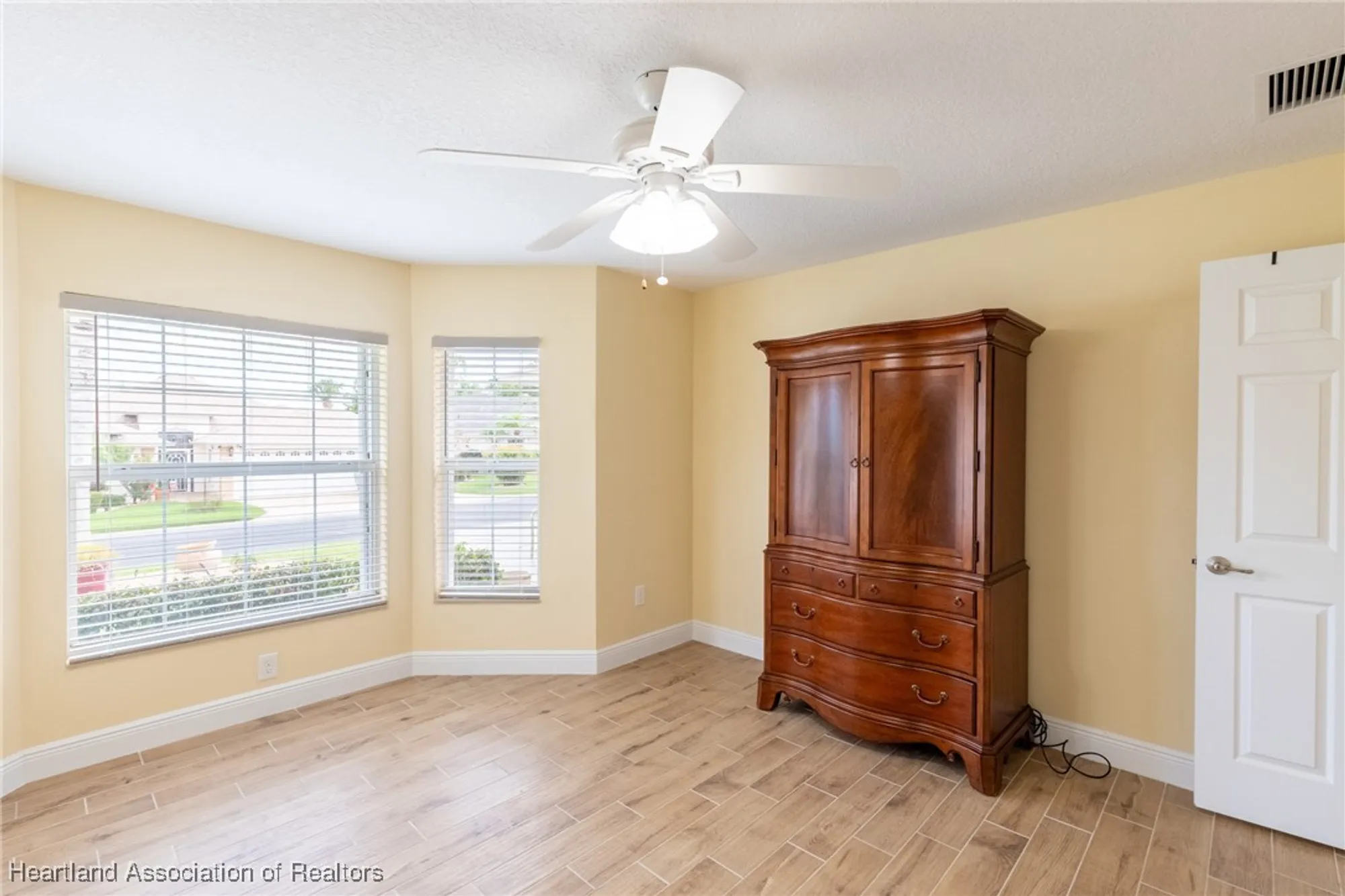 Property Slideshow image 28 of 47 | 3108 oakmont dr, Avon Park, FL, 33825