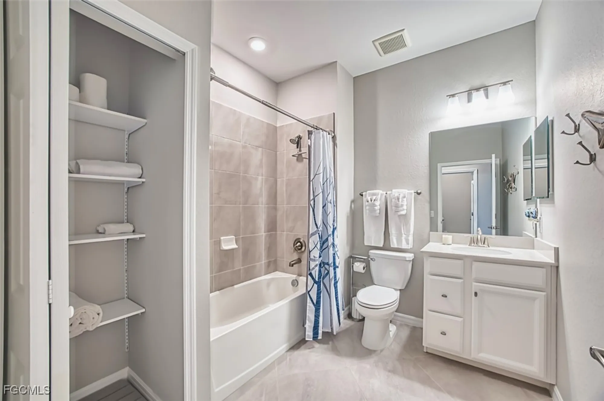 Property Slideshow image 33 of 49 | 12000 hawthorn lake dr unit 202, Fort Myers, FL, 33913