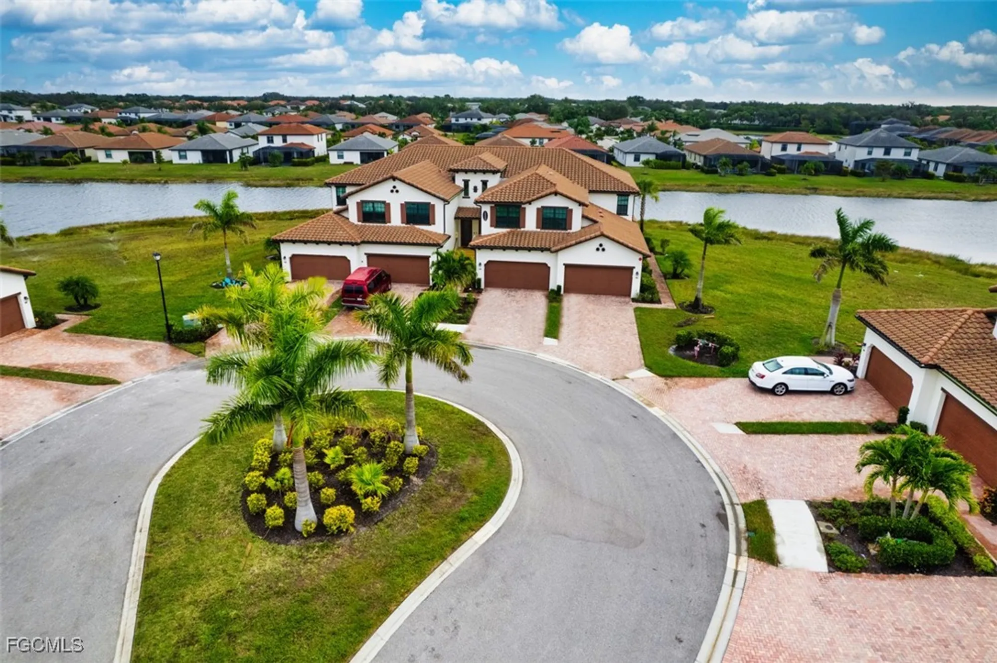 Property Slideshow image 5 of 49 | 12000 hawthorn lake dr unit 202, Fort Myers, FL, 33913