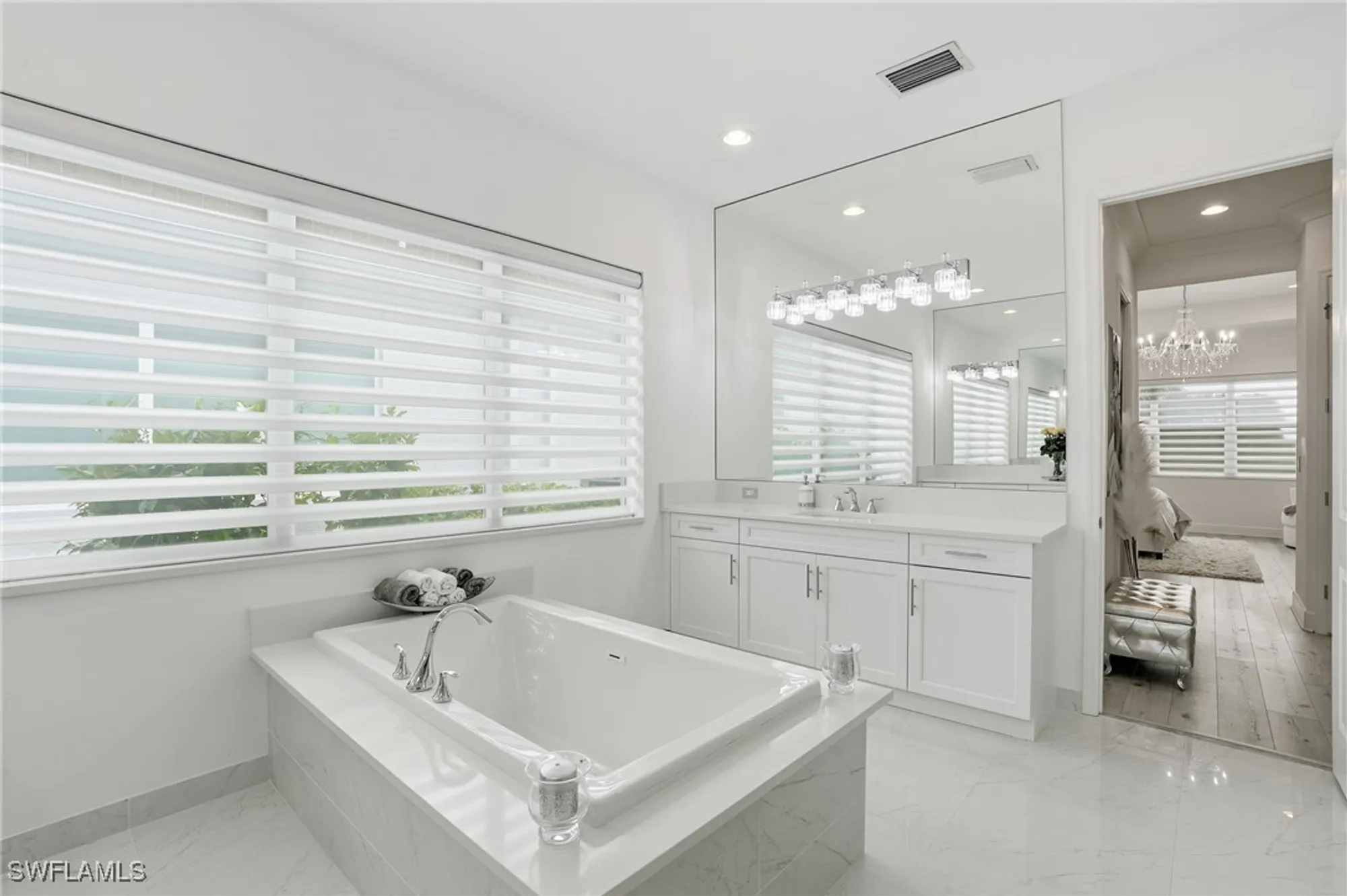 Property Slideshow image 14 of 43 | 12030 azalea way, Naples, FL, 34120