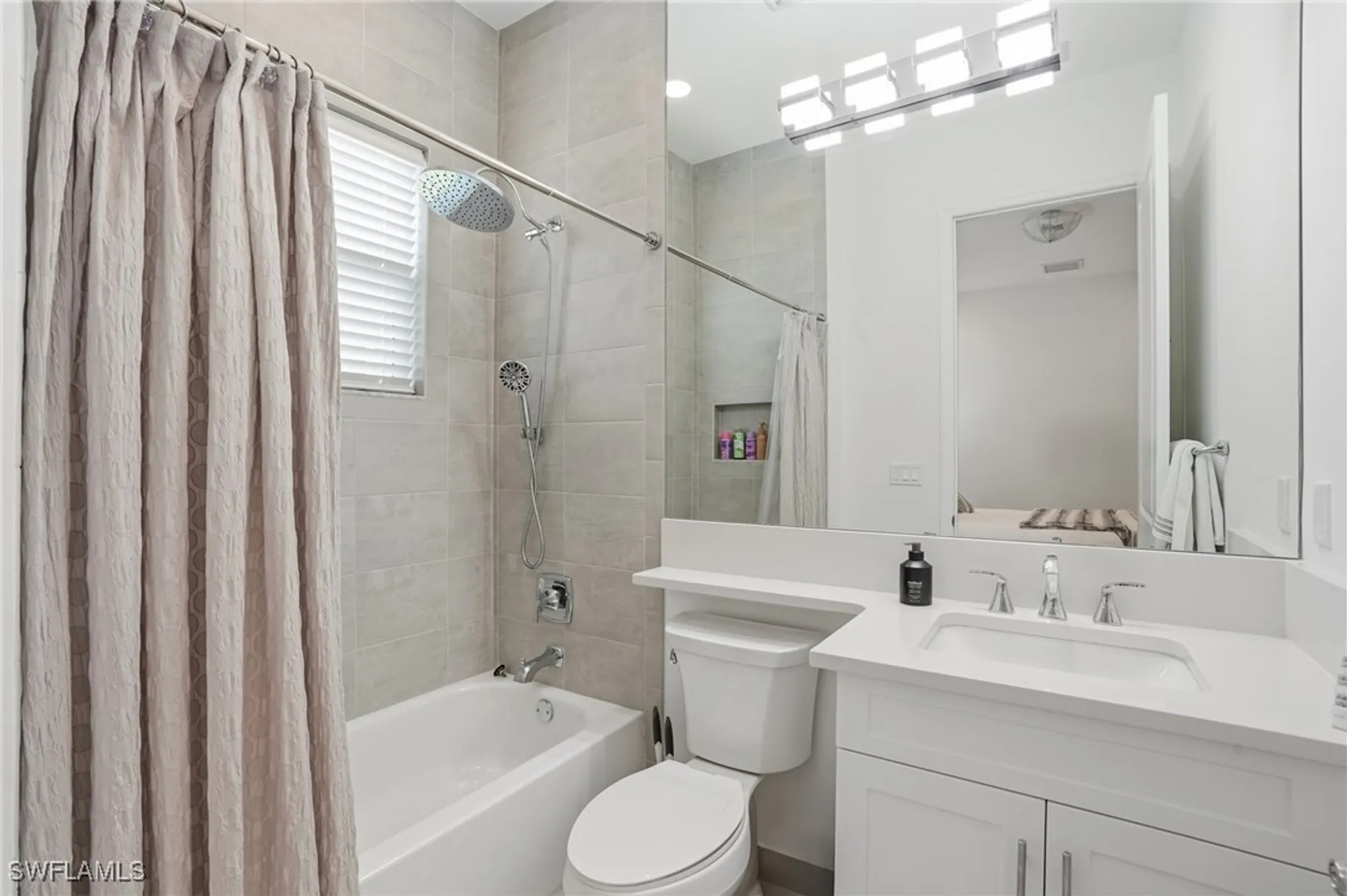 Property Slideshow image 18 of 43 | 12030 azalea way, Naples, FL, 34120