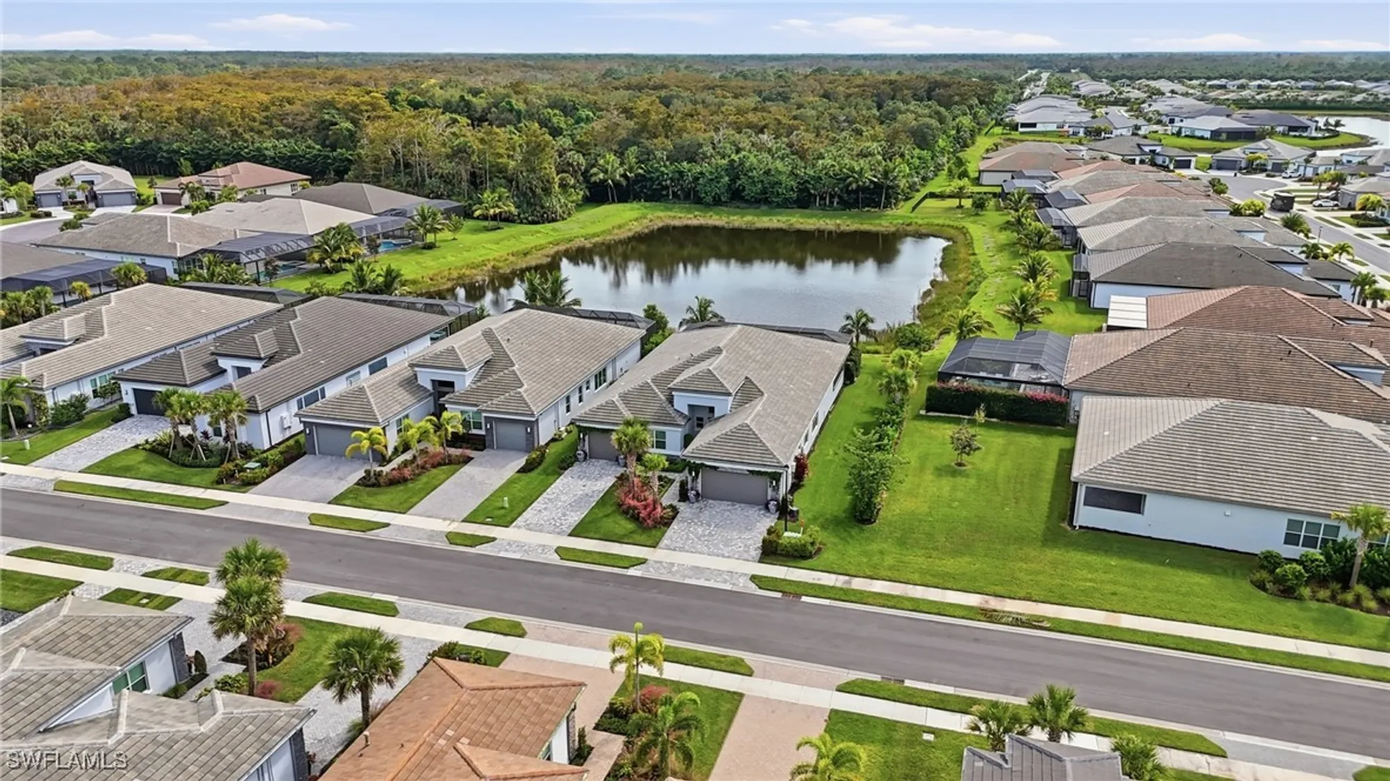 Property Slideshow image 32 of 43 | 12030 azalea way, Naples, FL, 34120