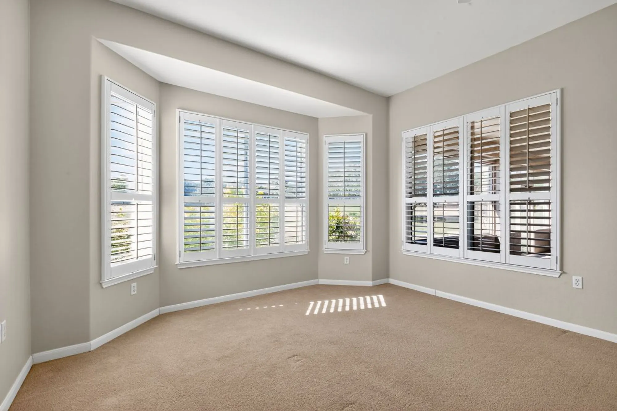 Property Slideshow image 14 of 33 | 130 crepe myrtle ln, Georgetown, TX, 78633