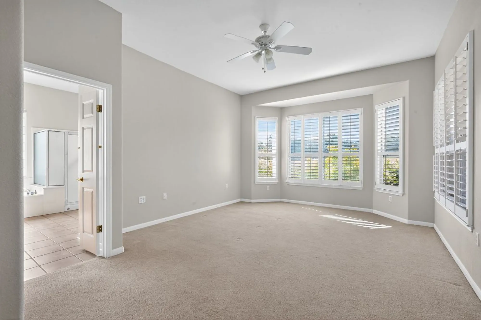 Property Slideshow image 16 of 33 | 130 crepe myrtle ln, Georgetown, TX, 78633