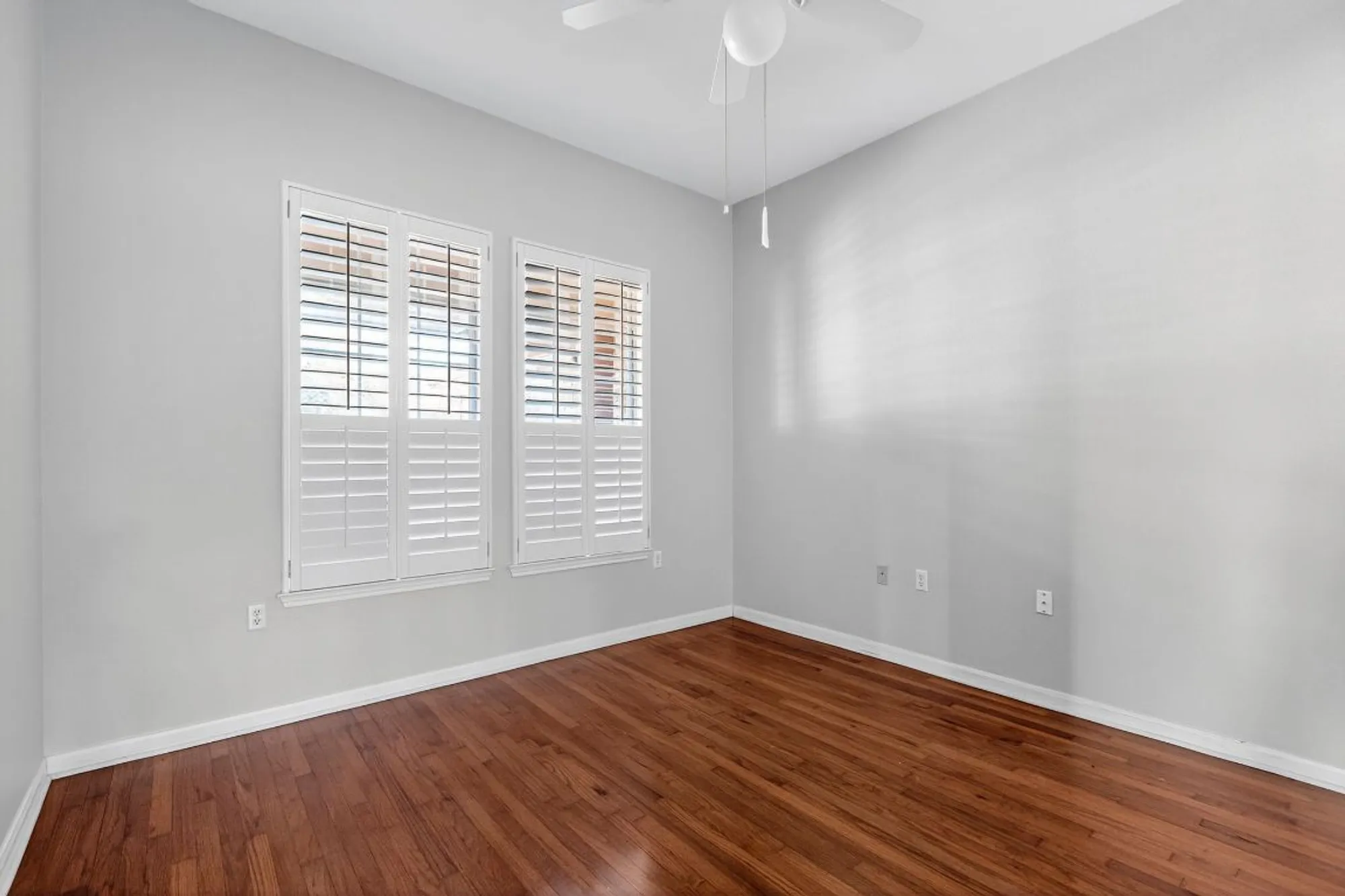 Property Slideshow image 13 of 33 | 130 crepe myrtle ln, Georgetown, TX, 78633