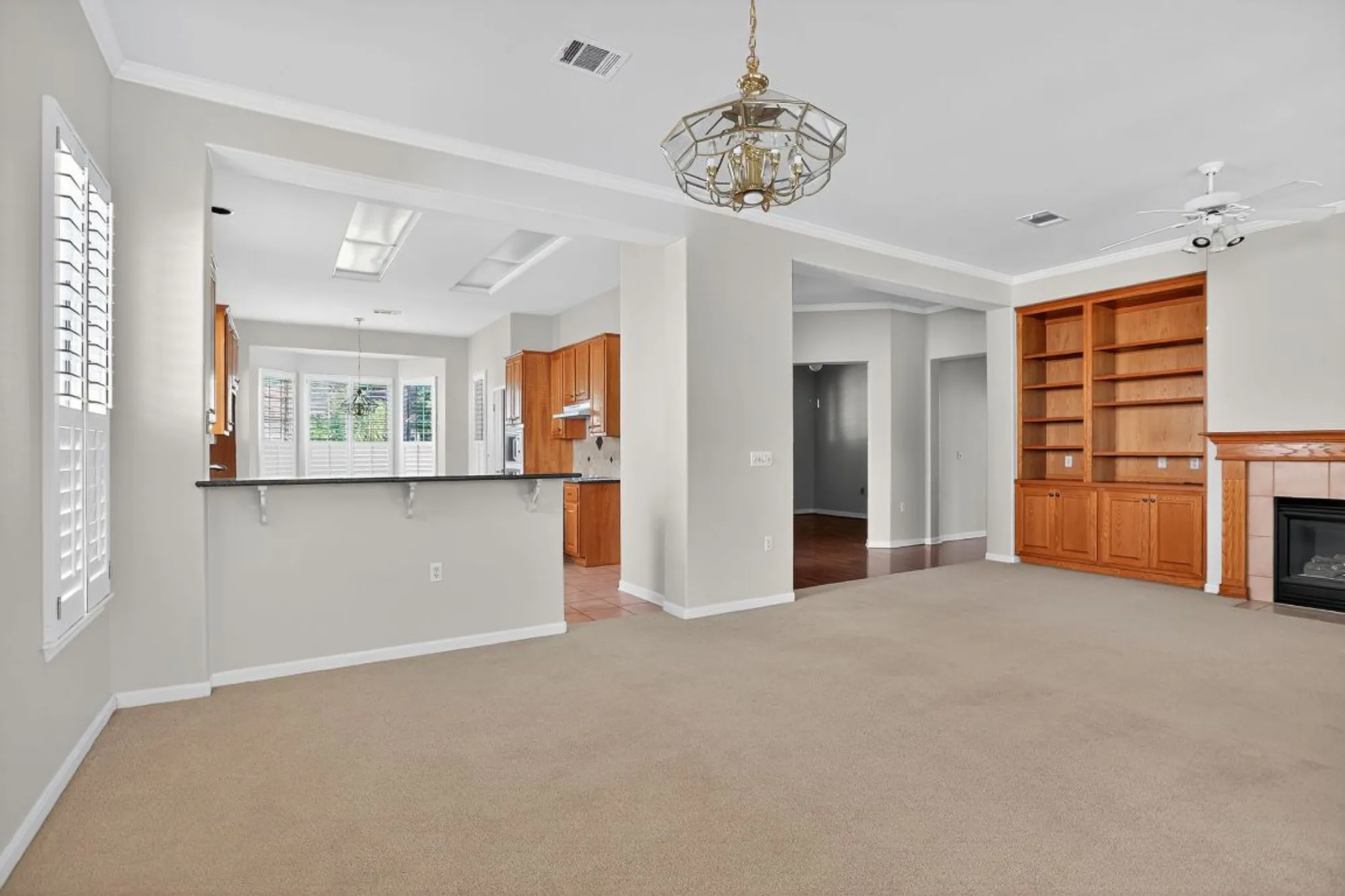 Property Slideshow image 5 of 33 | 130 crepe myrtle ln, Georgetown, TX, 78633