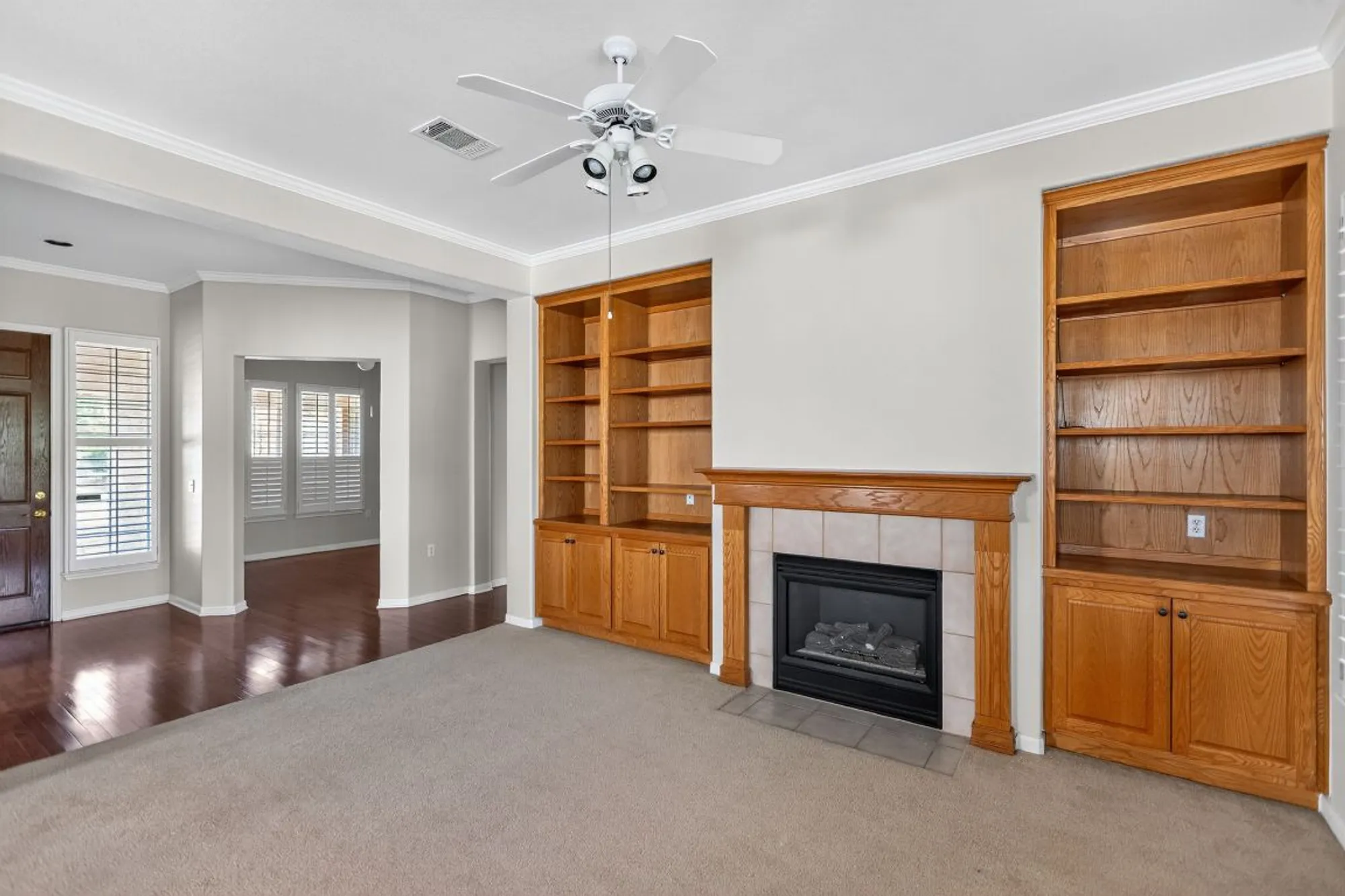 Property Slideshow image 6 of 33 | 130 crepe myrtle ln, Georgetown, TX, 78633