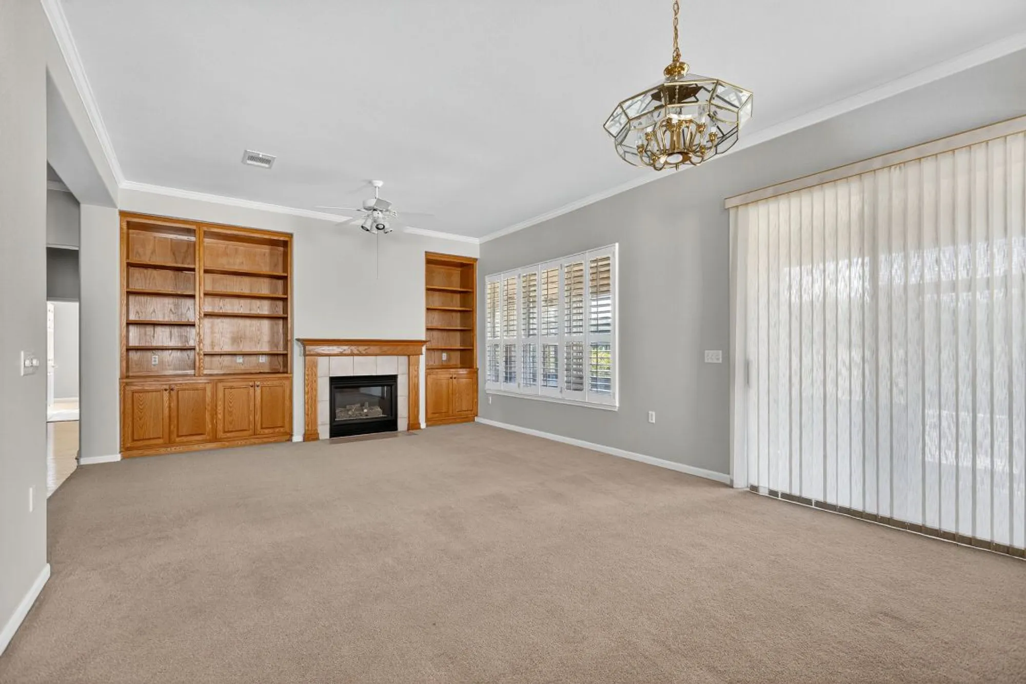 Property Slideshow image 8 of 33 | 130 crepe myrtle ln, Georgetown, TX, 78633