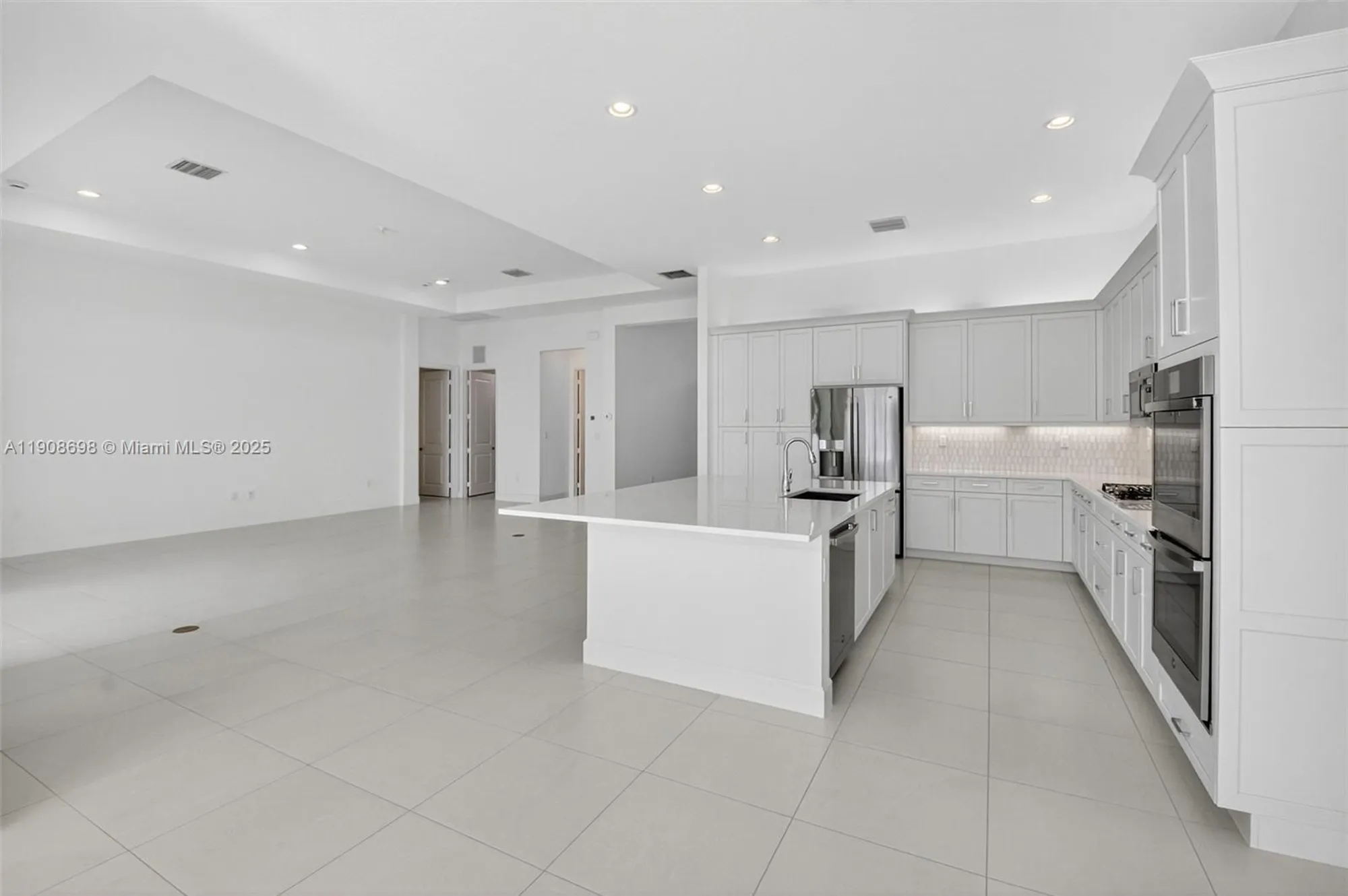 Property Slideshow image 10 of 100 | 9852 lilac field way, Boynton Beach, FL, 33473