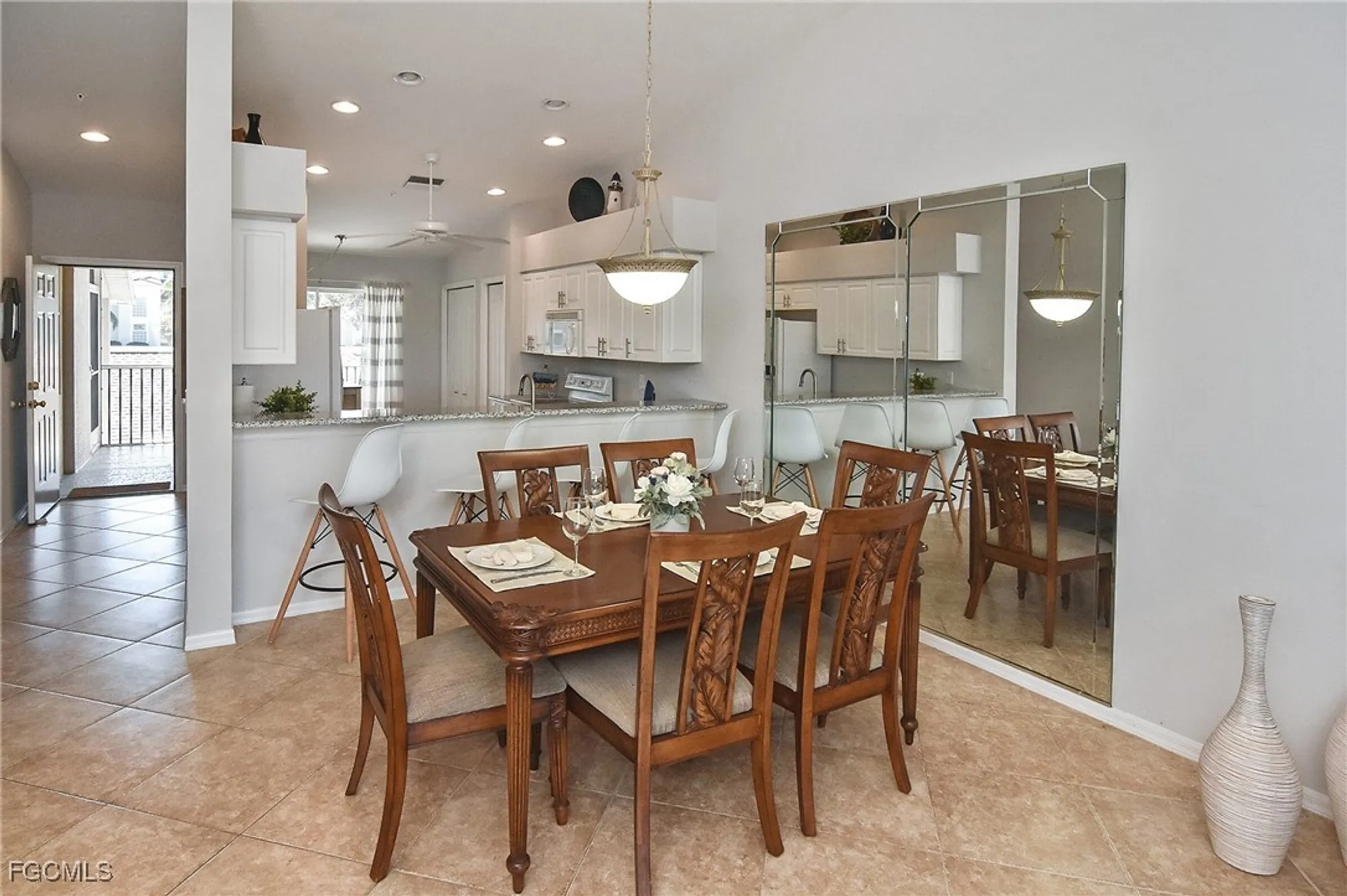 Property Slideshow image 15 of 50 | 8067 queen palm ln apt 625, Fort Myers, FL, 33966