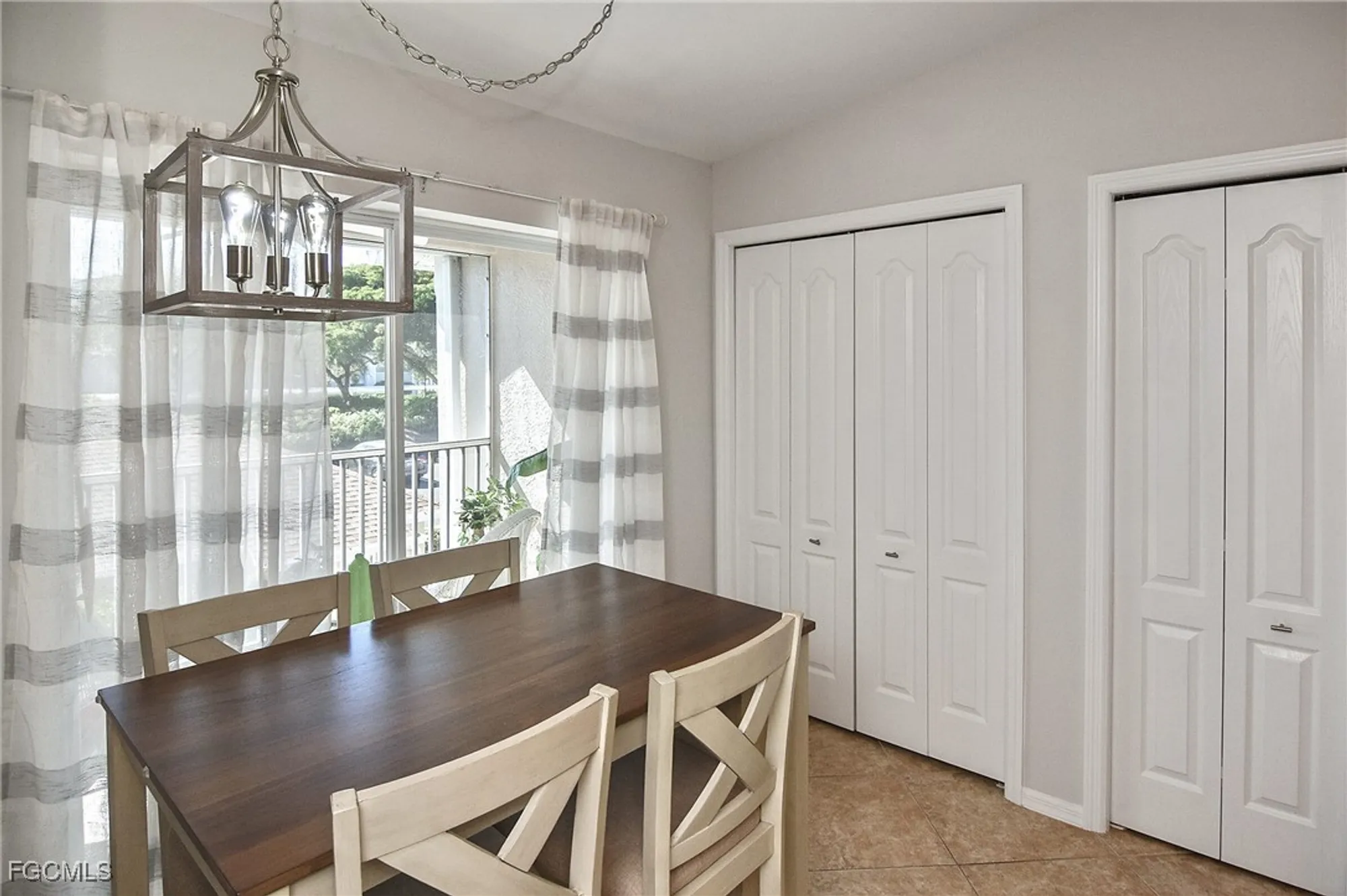 Property Slideshow image 11 of 50 | 8067 queen palm ln apt 625, Fort Myers, FL, 33966