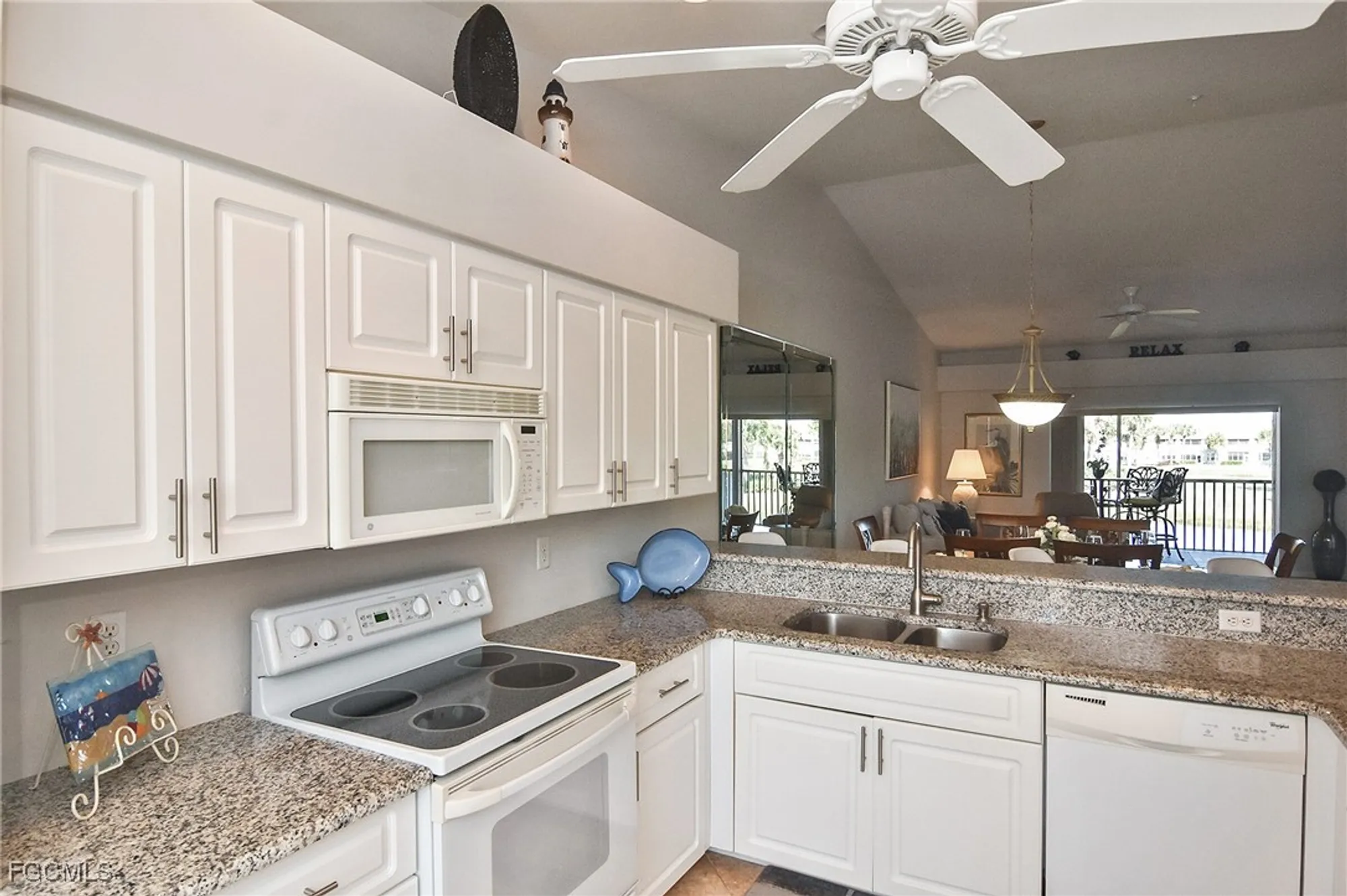 Property Slideshow image 12 of 50 | 8067 queen palm ln apt 625, Fort Myers, FL, 33966