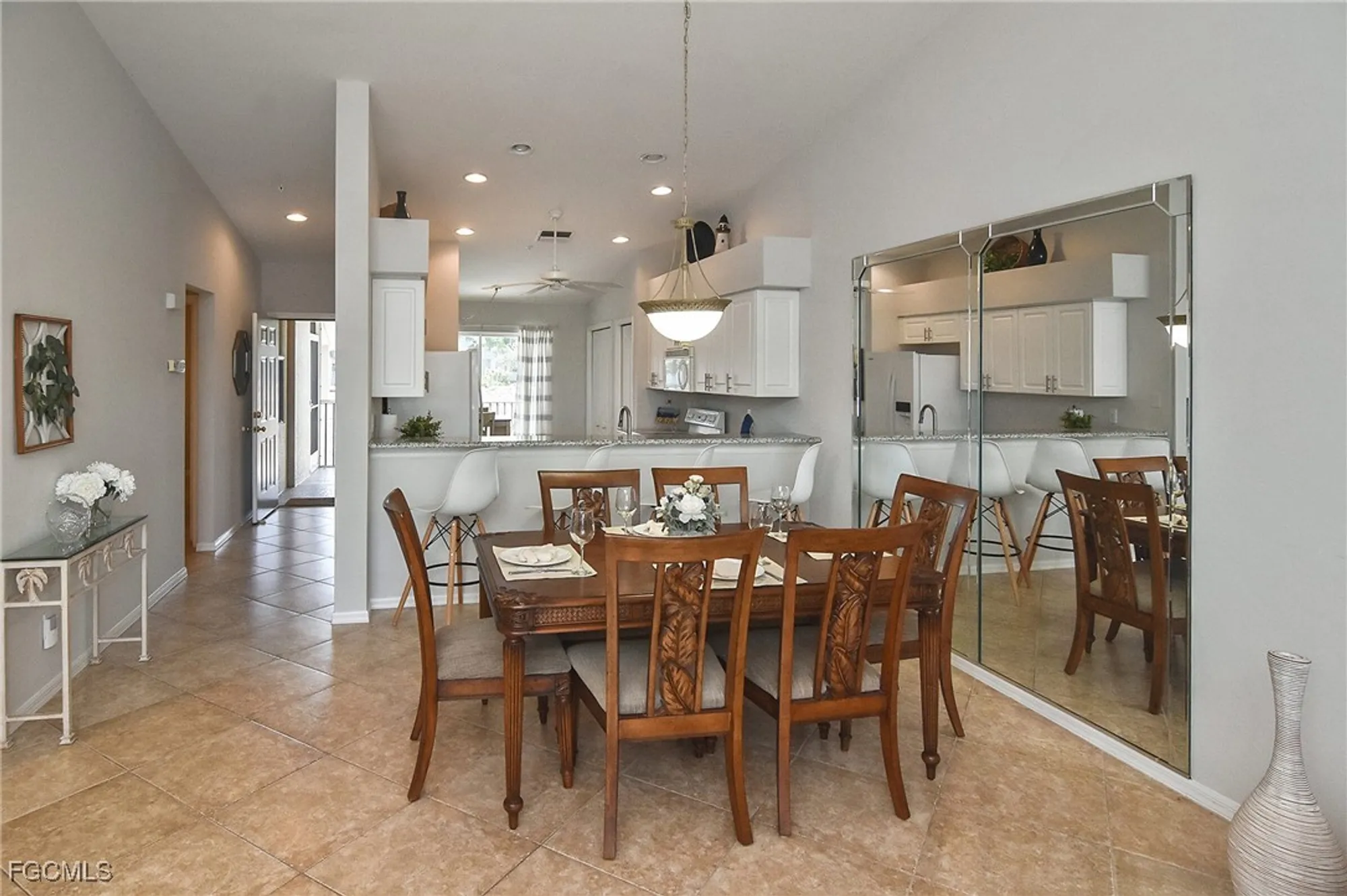 Property Slideshow image 13 of 50 | 8067 queen palm ln apt 625, Fort Myers, FL, 33966