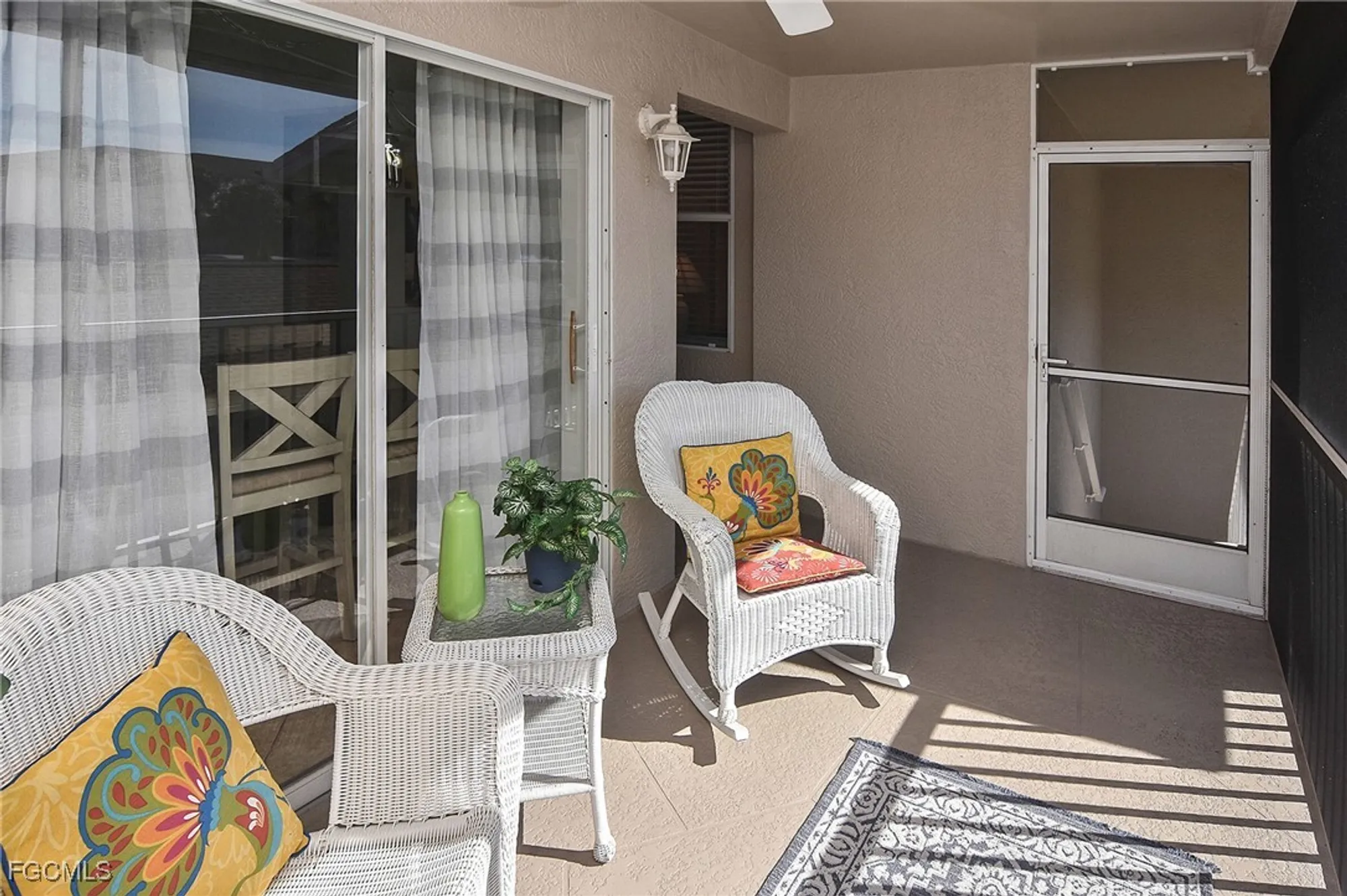 Property Slideshow image 7 of 50 | 8067 queen palm ln apt 625, Fort Myers, FL, 33966