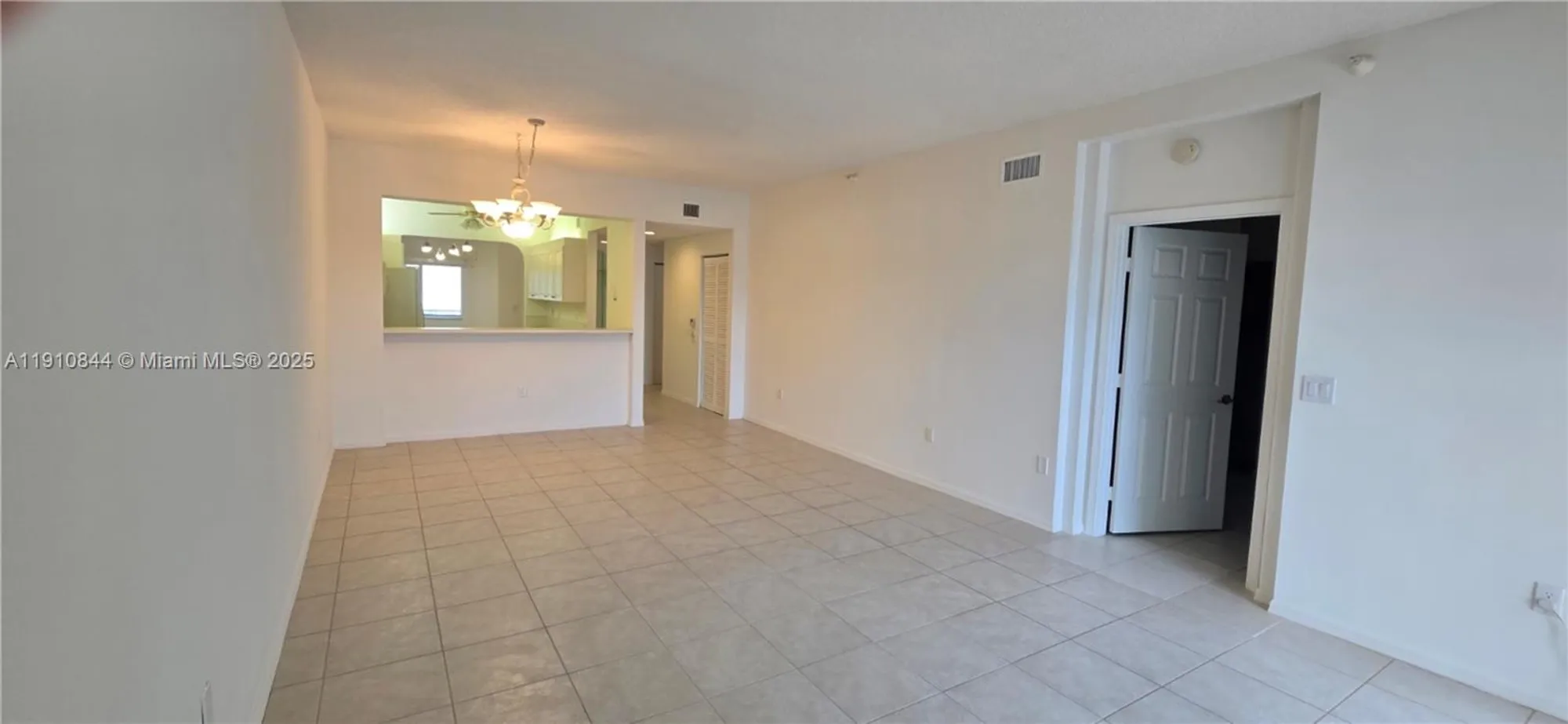 Property Slideshow image 16 of 38 | 7775 southampton ter 305, Tamarac, FL, 33321