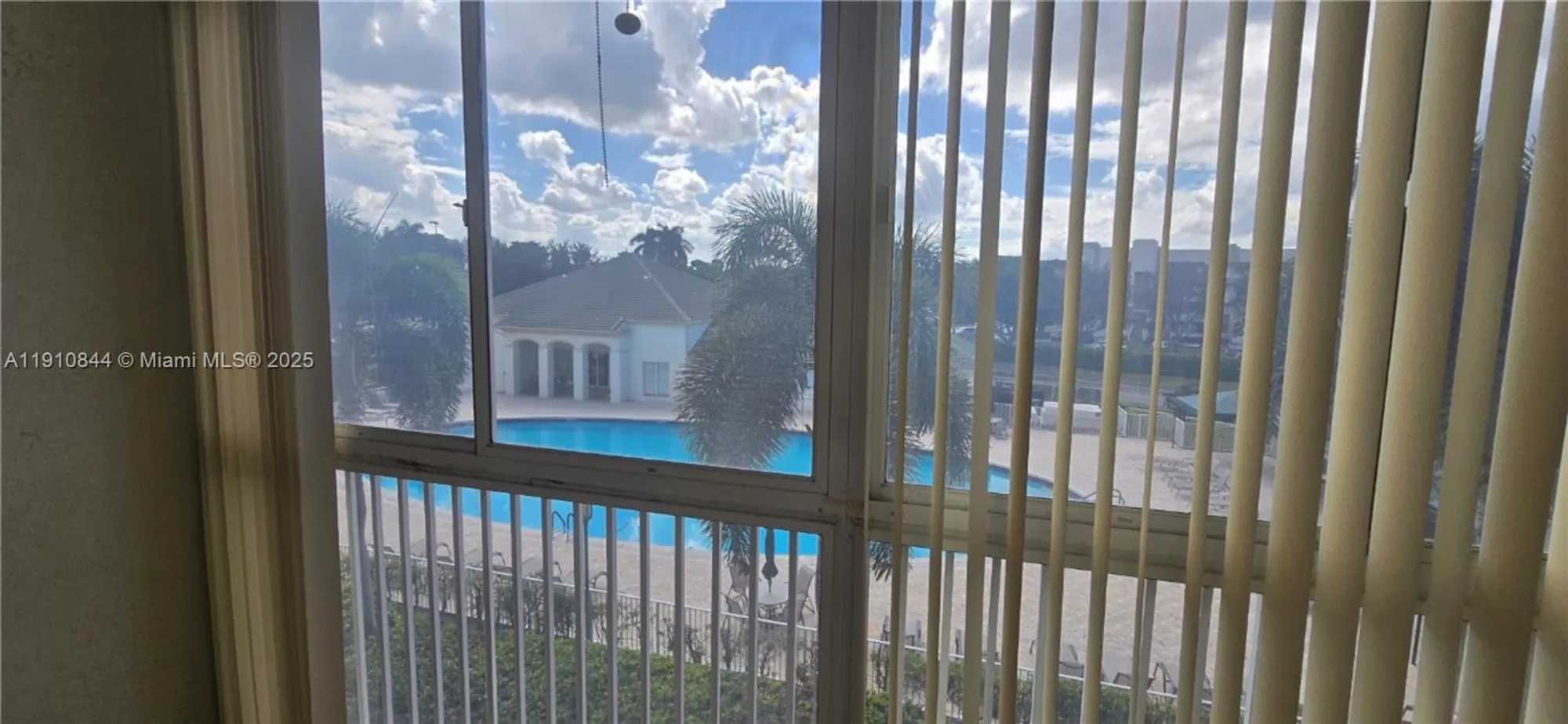 Property Slideshow image 18 of 38 | 7775 southampton ter 305, Tamarac, FL, 33321