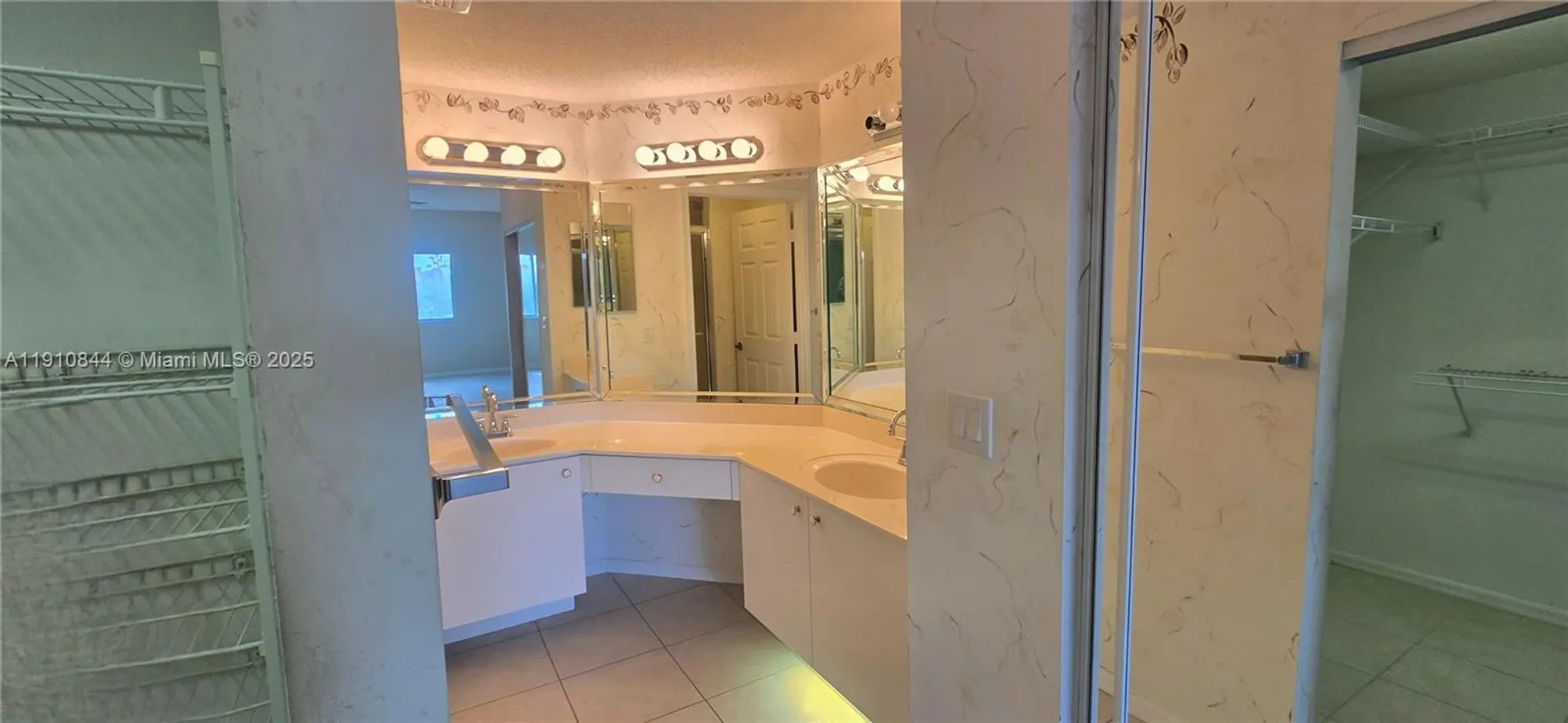 Property Slideshow image 25 of 38 | 7775 southampton ter 305, Tamarac, FL, 33321