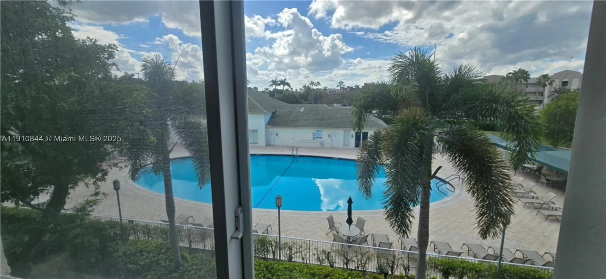 Property Slideshow image 20 of 38 | 7775 southampton ter 305, Tamarac, FL, 33321