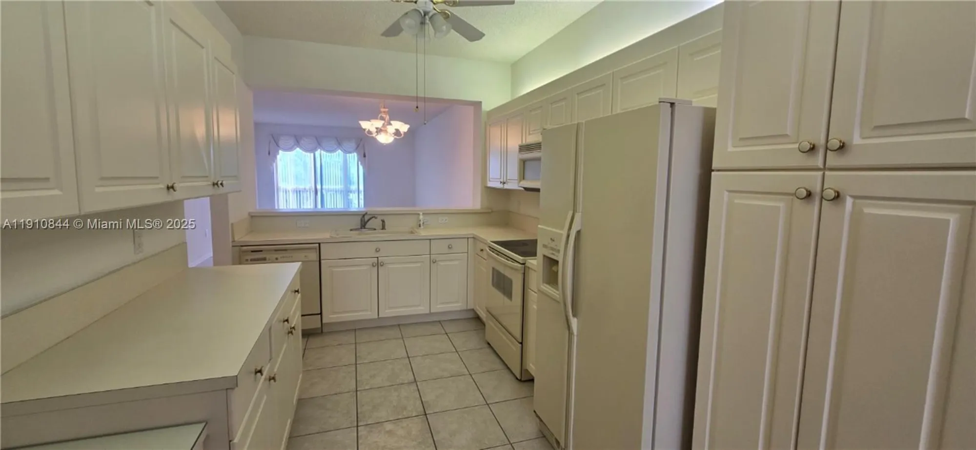 Property Slideshow image 6 of 38 | 7775 southampton ter 305, Tamarac, FL, 33321
