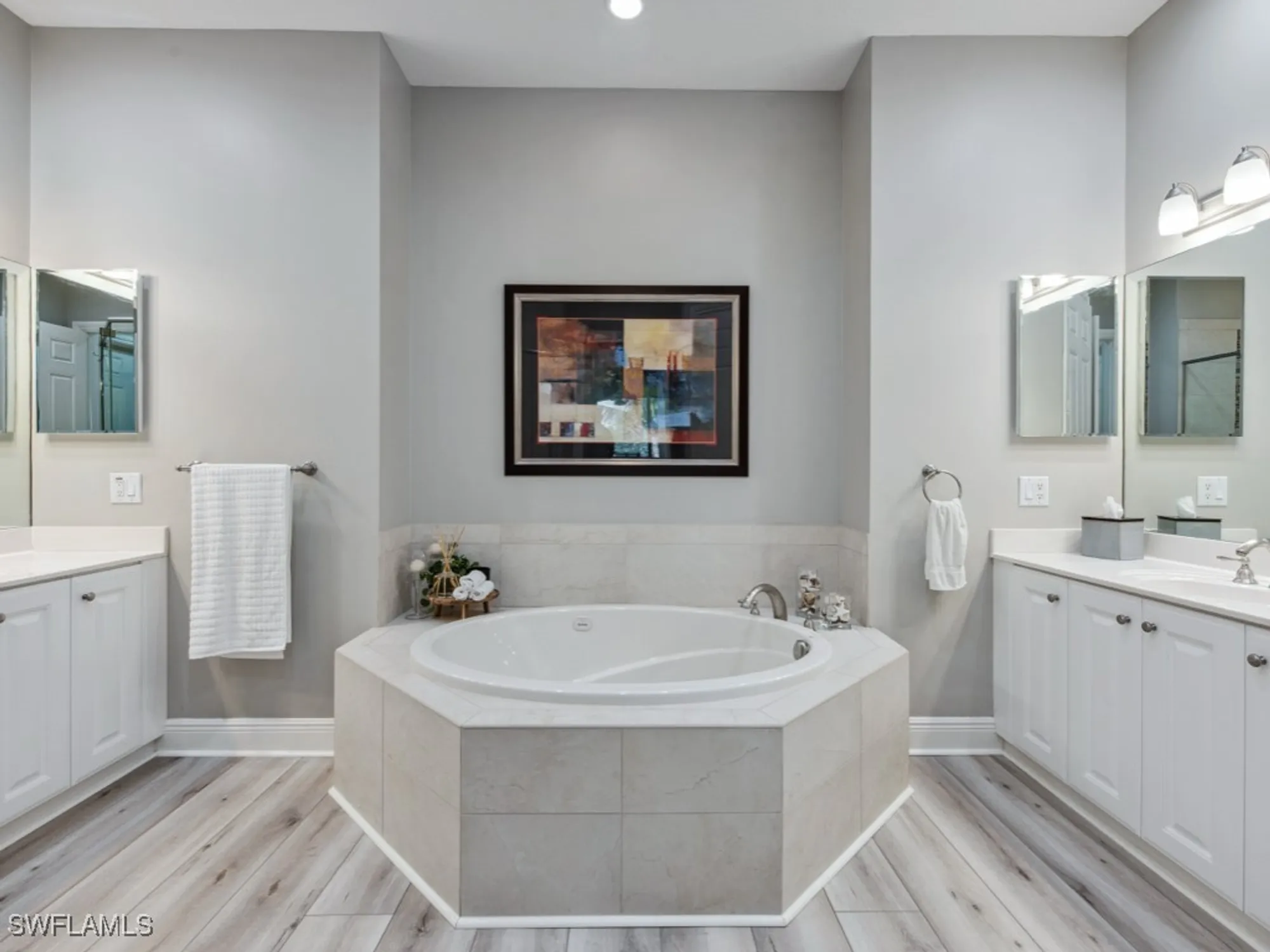 Property Slideshow image 13 of 30 | 9270 campanile cir 202, Naples, FL, 34114