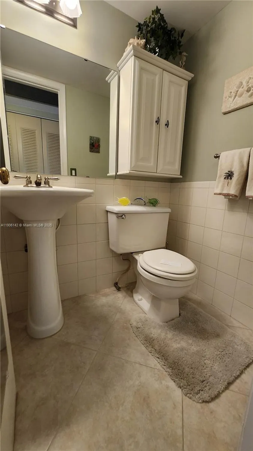 Property Slideshow image 17 of 42 | 2132 cambridge f # 2132, Deerfield Beach, FL, 33442