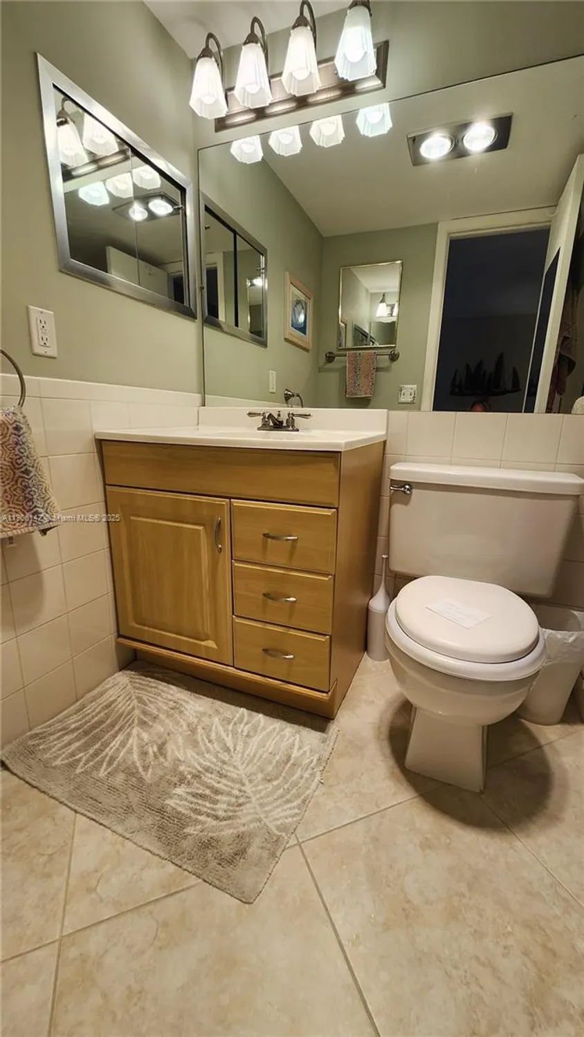 Property Slideshow image 19 of 42 | 2132 cambridge f # 2132, Deerfield Beach, FL, 33442