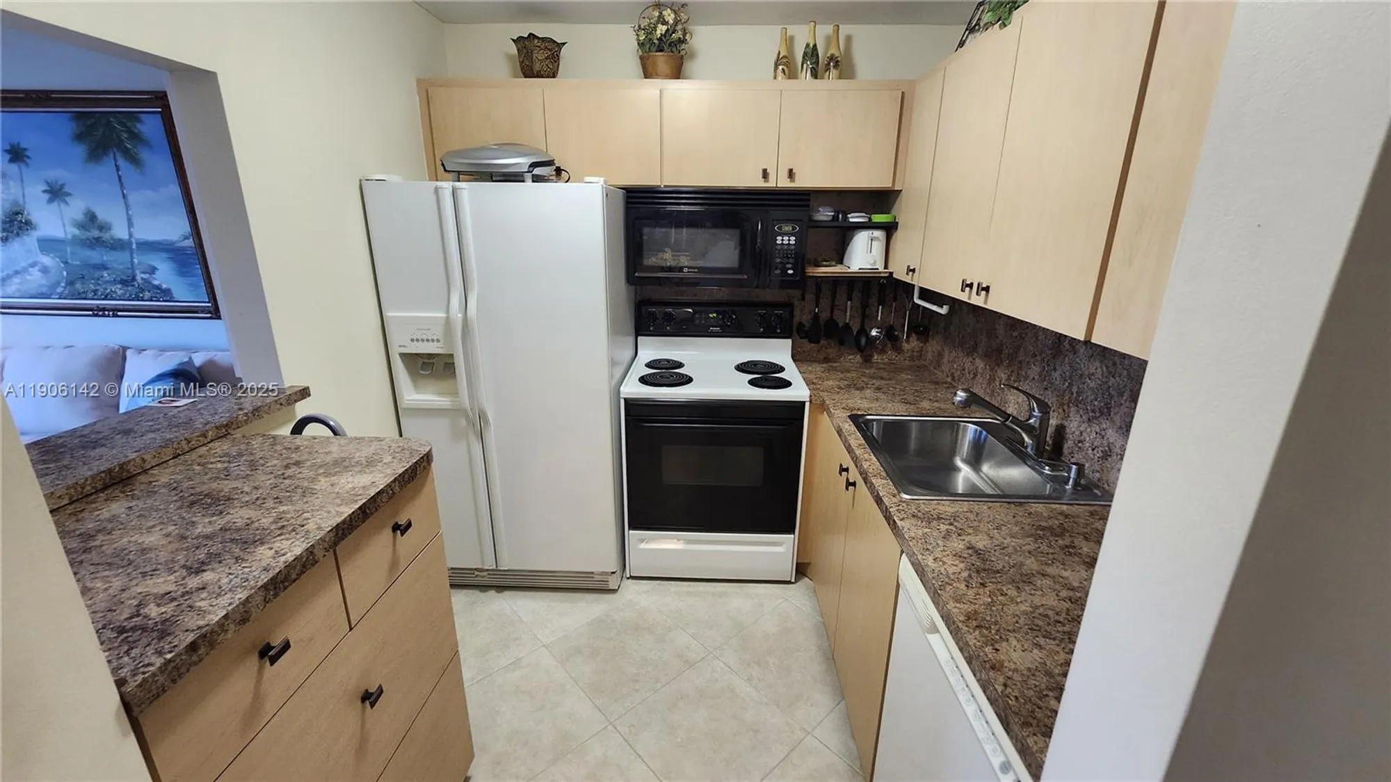 Property Slideshow image 10 of 42 | 2132 cambridge f # 2132, Deerfield Beach, FL, 33442