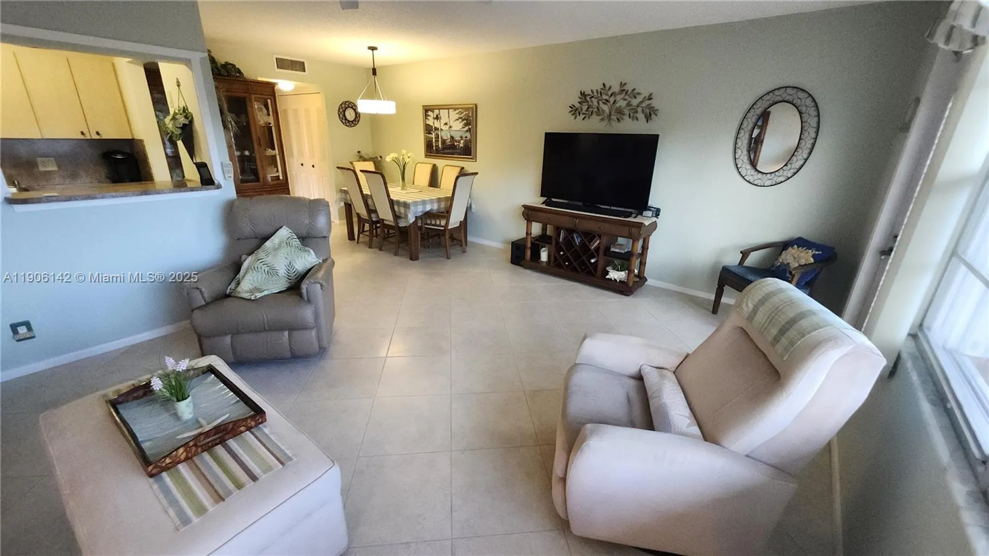 Property Slideshow image 7 of 42 | 2132 cambridge f # 2132, Deerfield Beach, FL, 33442