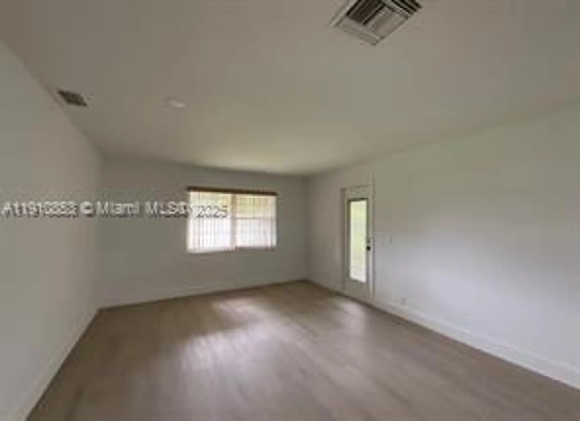 Property Slideshow image 8 of 14 | 504 sandpiper cir, Delray Beach, FL, 33445