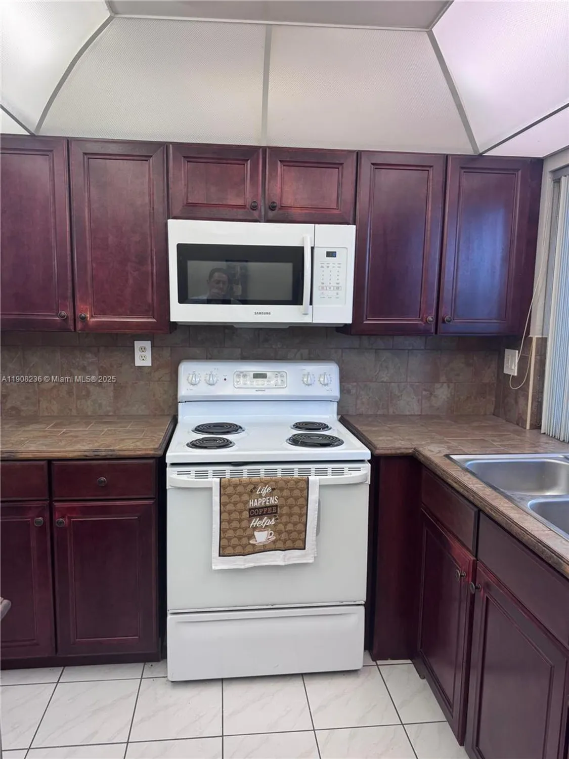 Property Slideshow image 6 of 20 | 9080 lime bay blvd apt 104, Tamarac, FL, 33321