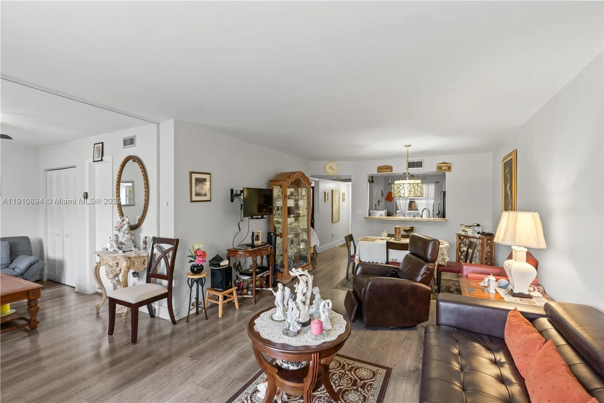 Property Slideshow image 16 of 63 | 1000 colony point cir apt 308, Pembroke Pines, FL, 33026