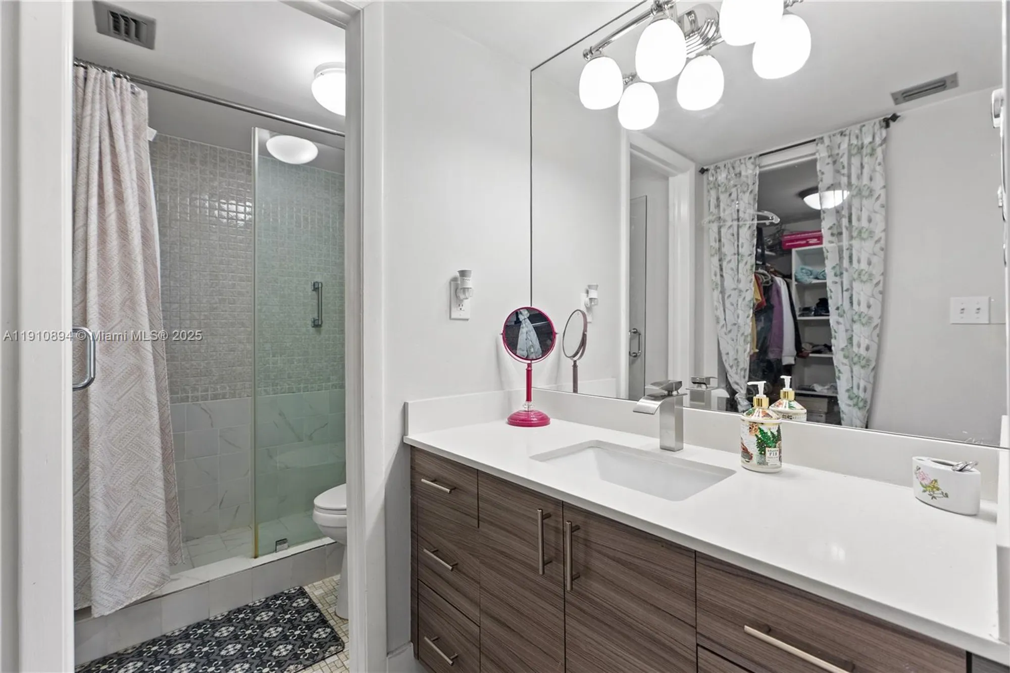 Property Slideshow image 17 of 63 | 1000 colony point cir apt 308, Pembroke Pines, FL, 33026