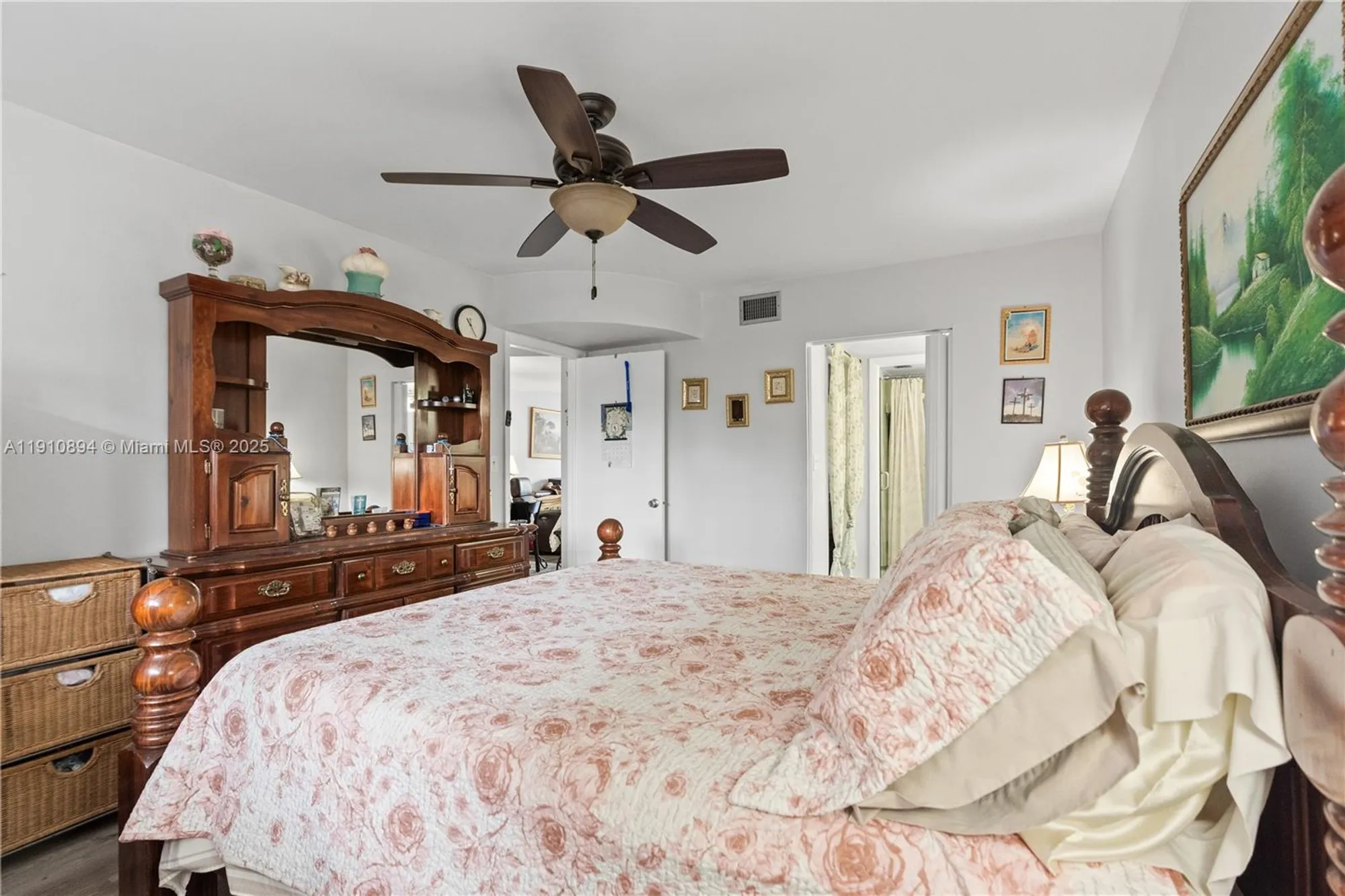 Property Slideshow image 19 of 63 | 1000 colony point cir apt 308, Pembroke Pines, FL, 33026