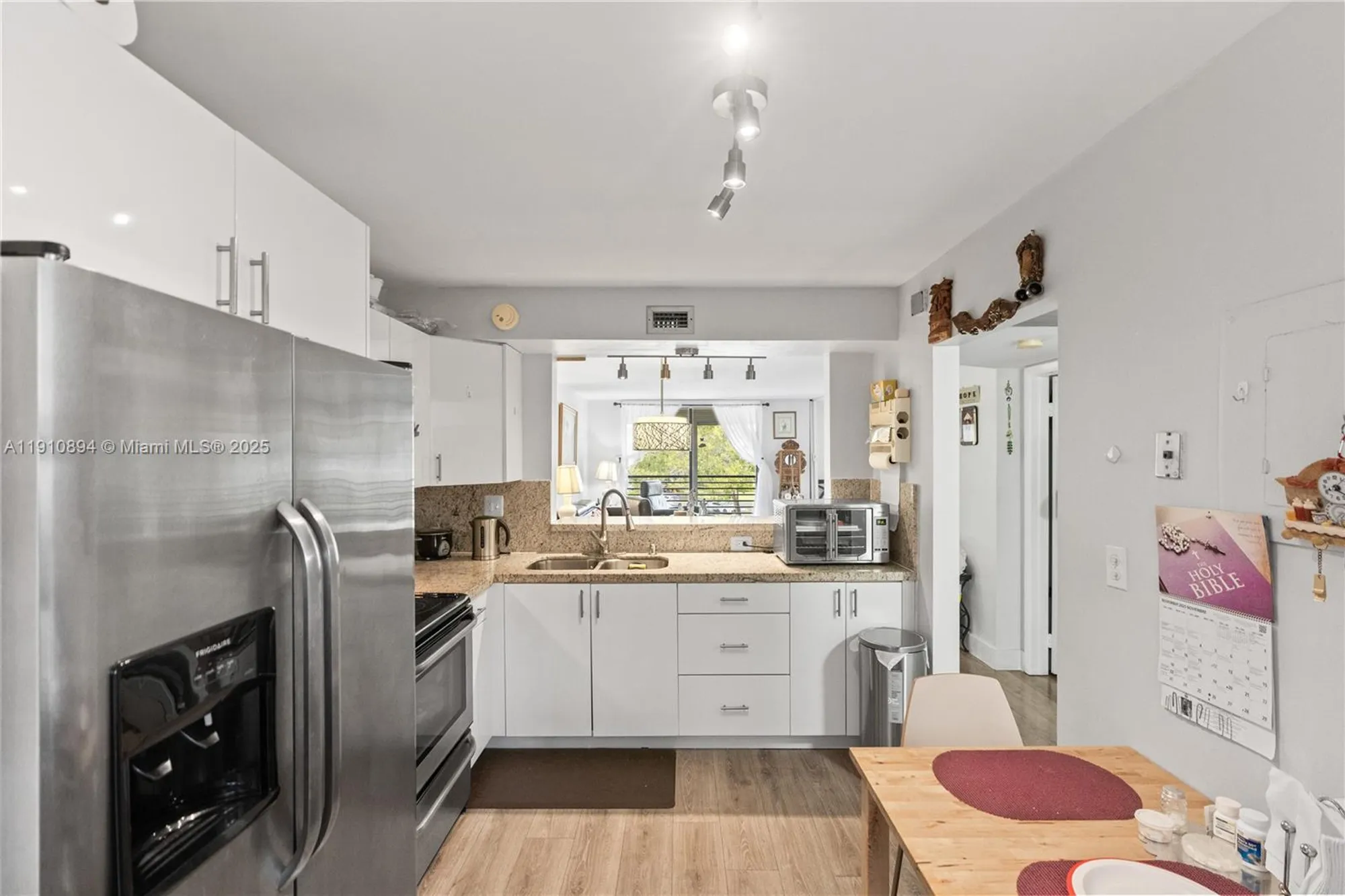 Property Slideshow image 25 of 63 | 1000 colony point cir apt 308, Pembroke Pines, FL, 33026