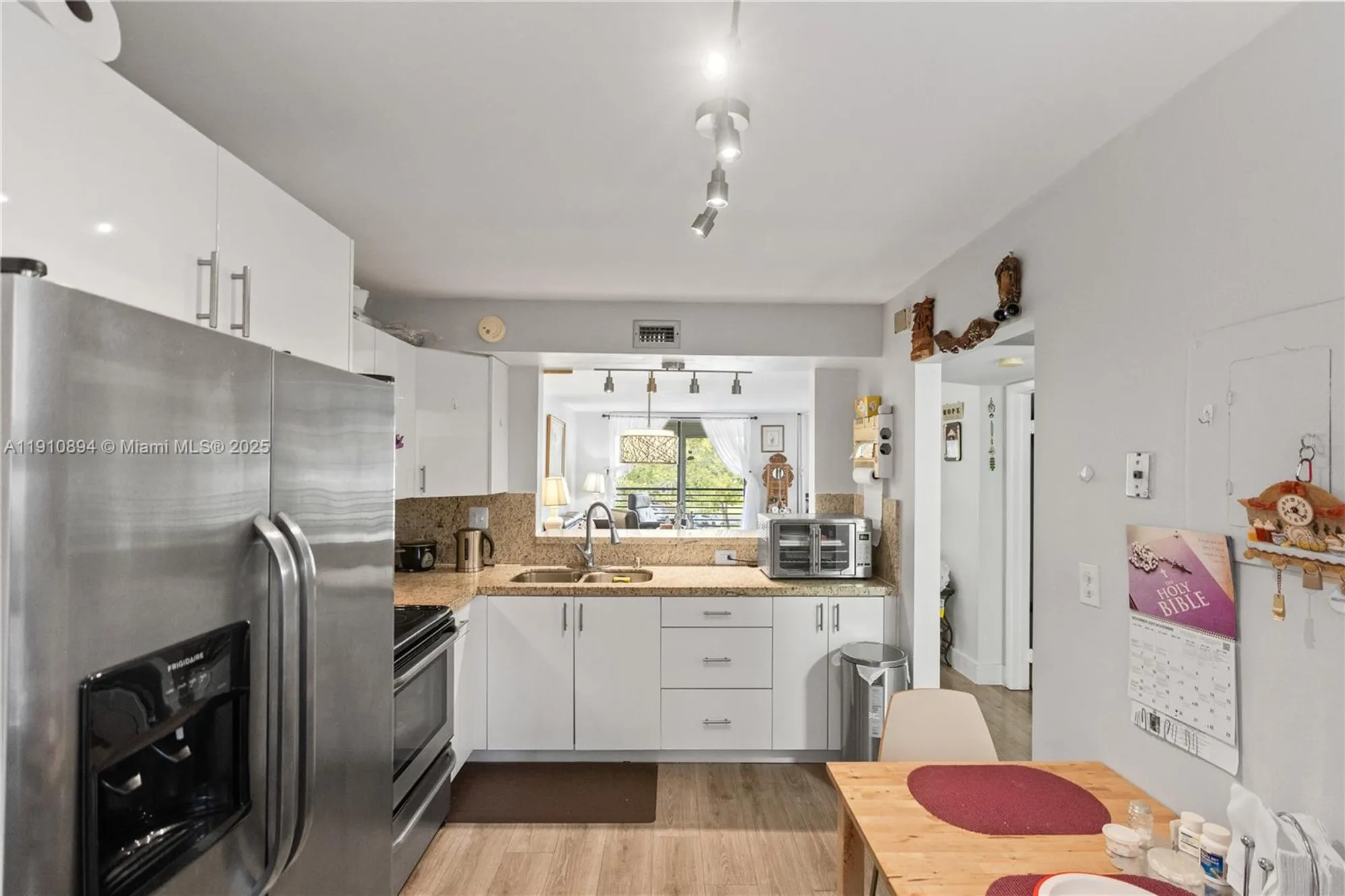 Property Slideshow image 26 of 63 | 1000 colony point cir apt 308, Pembroke Pines, FL, 33026